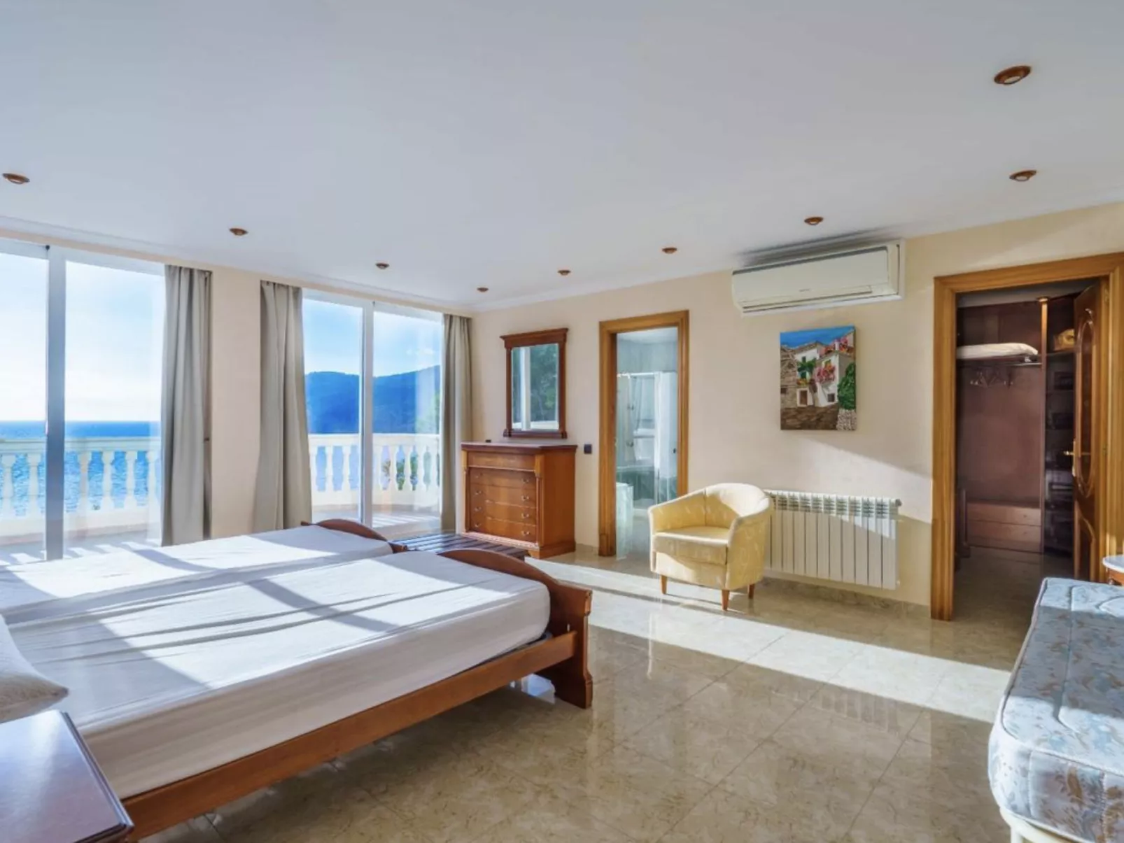 VILLA CAMP DE MAR SEA VIEW - Binnen