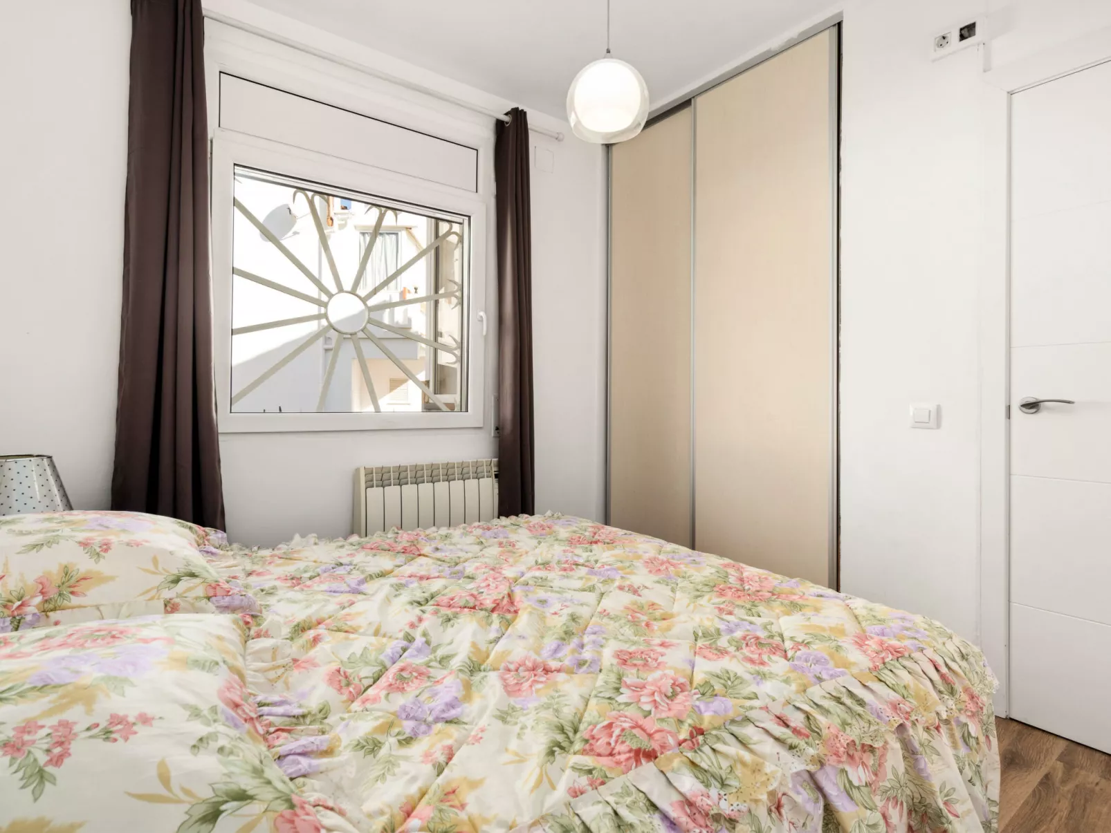 WELCS APARTAMENTO 218 EMP frente al Mar - Binnen