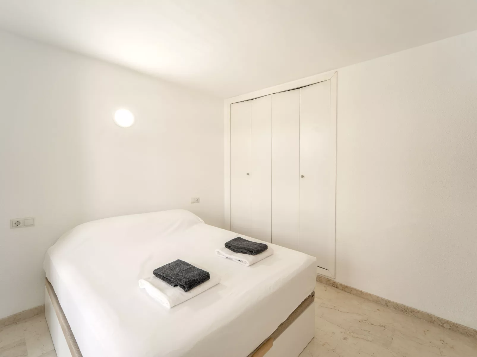 WELCS APARTAMENTO 145 EMP con vistas al canal - Binnen