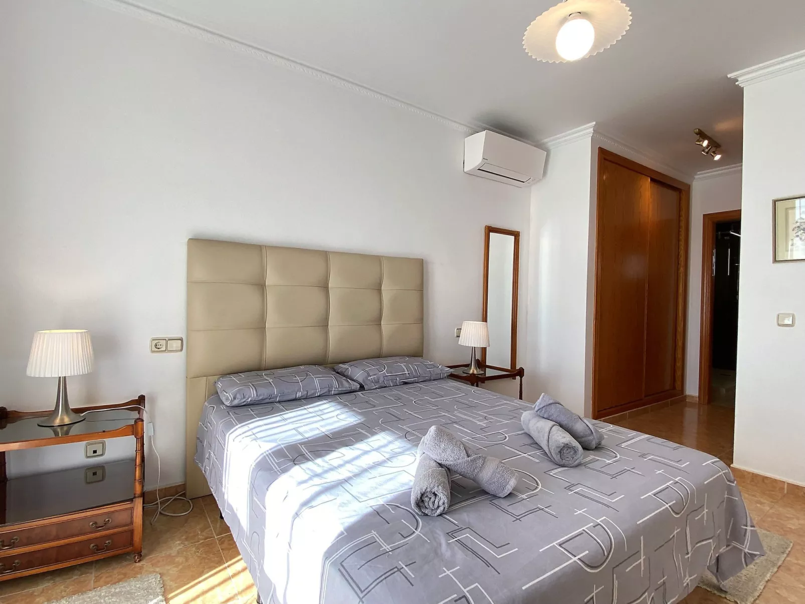 Milenio 2E Apartment by Casasol - Binnen