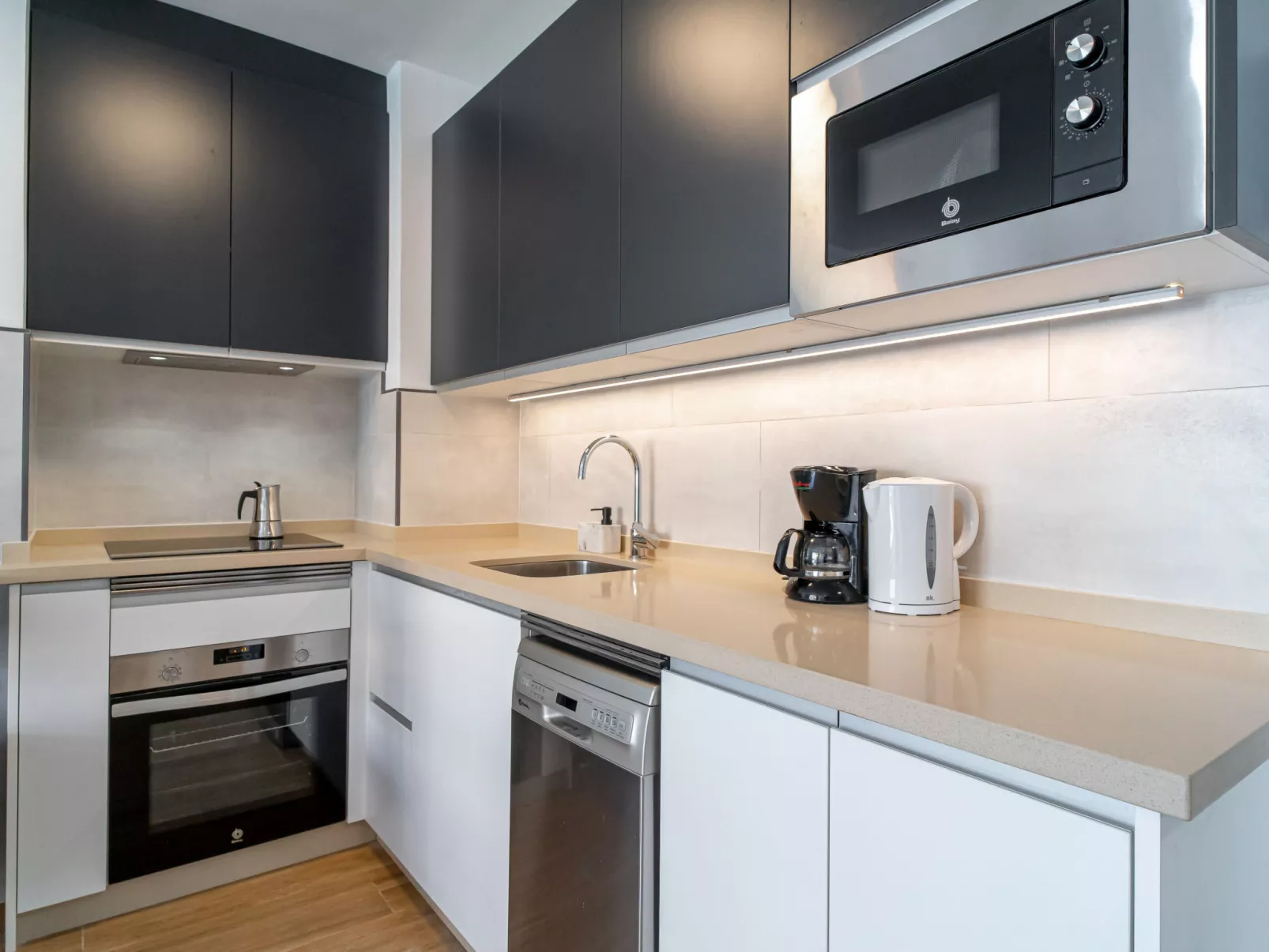 Albaida Seaview by Casasol - Binnen