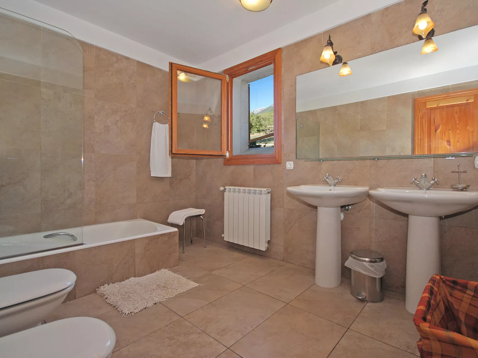 Pla de ses rotes - Binnen