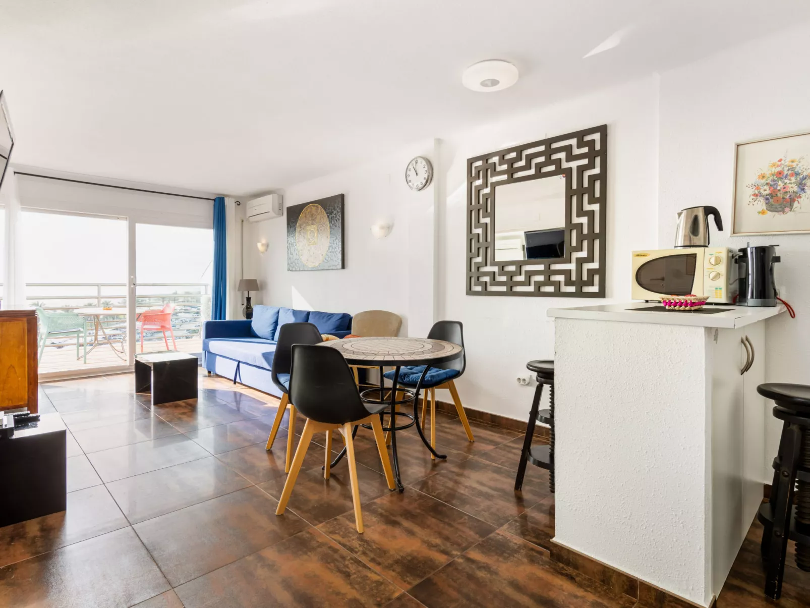 WELCS APARTAMENTO 221 EMP frente al mar - Binnen