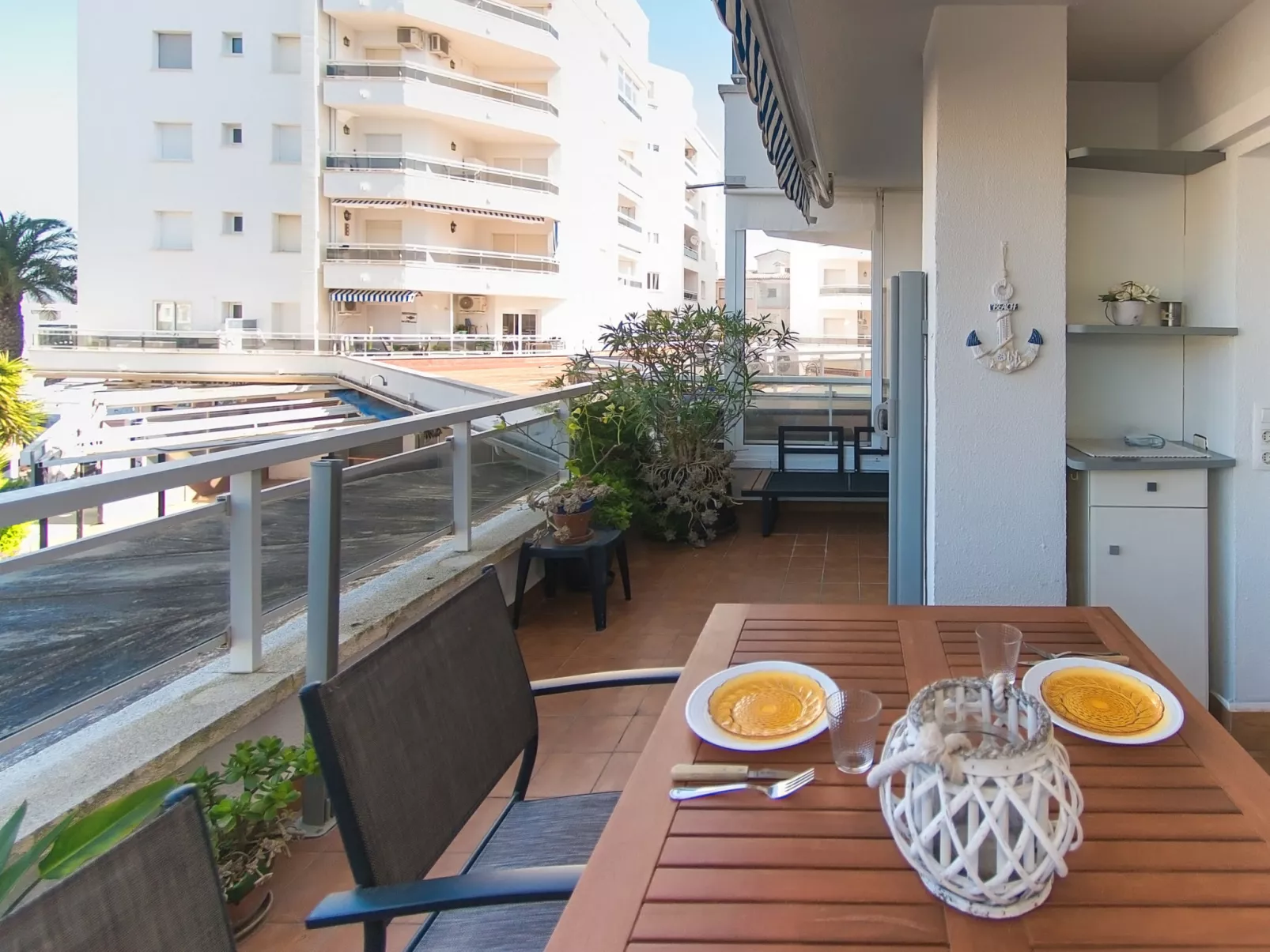 WELCS APARTAMENTO 059 EMP con vista al canal - Buiten