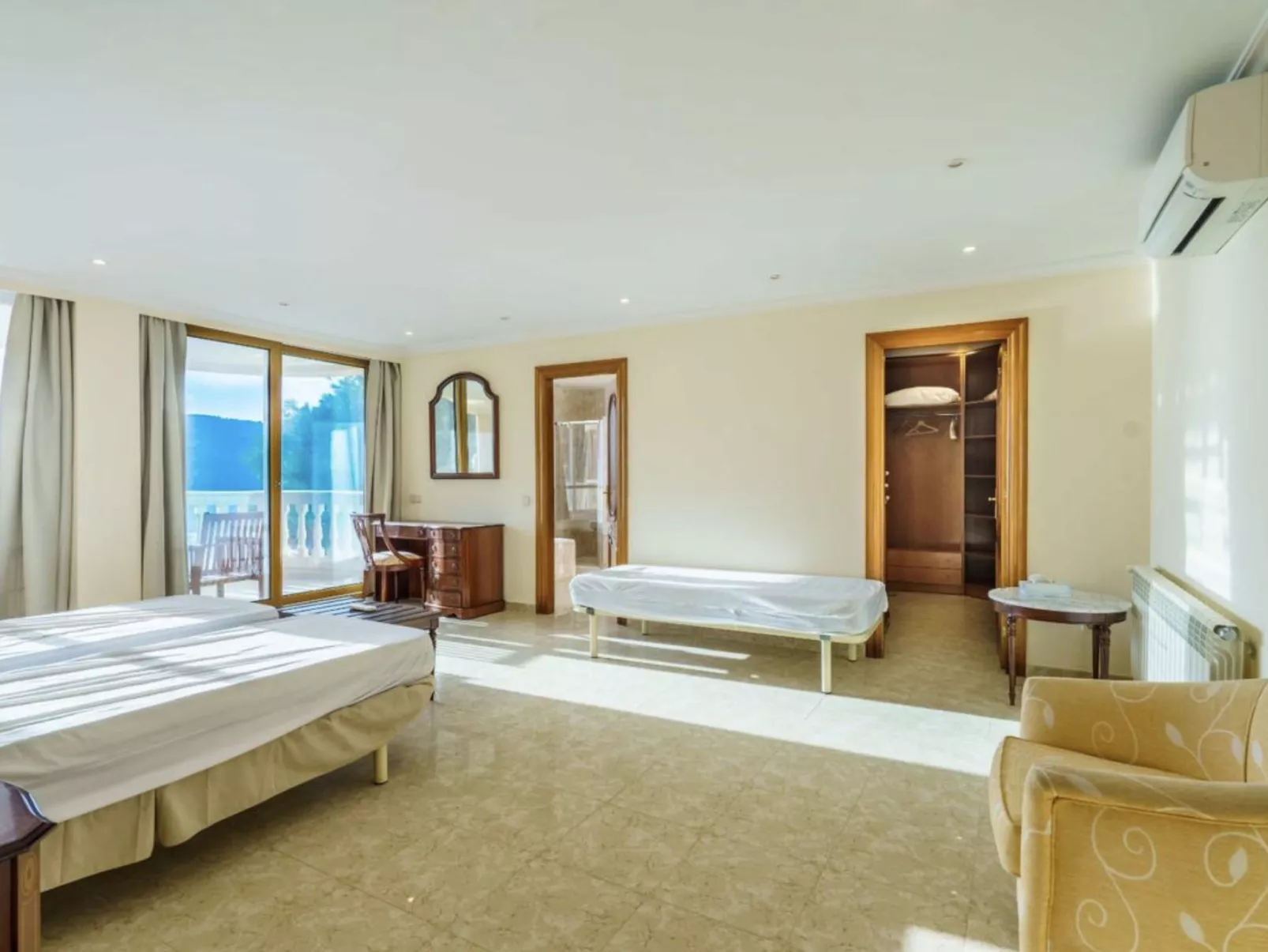 VILLA CAMP DE MAR SEA VIEW - Binnen