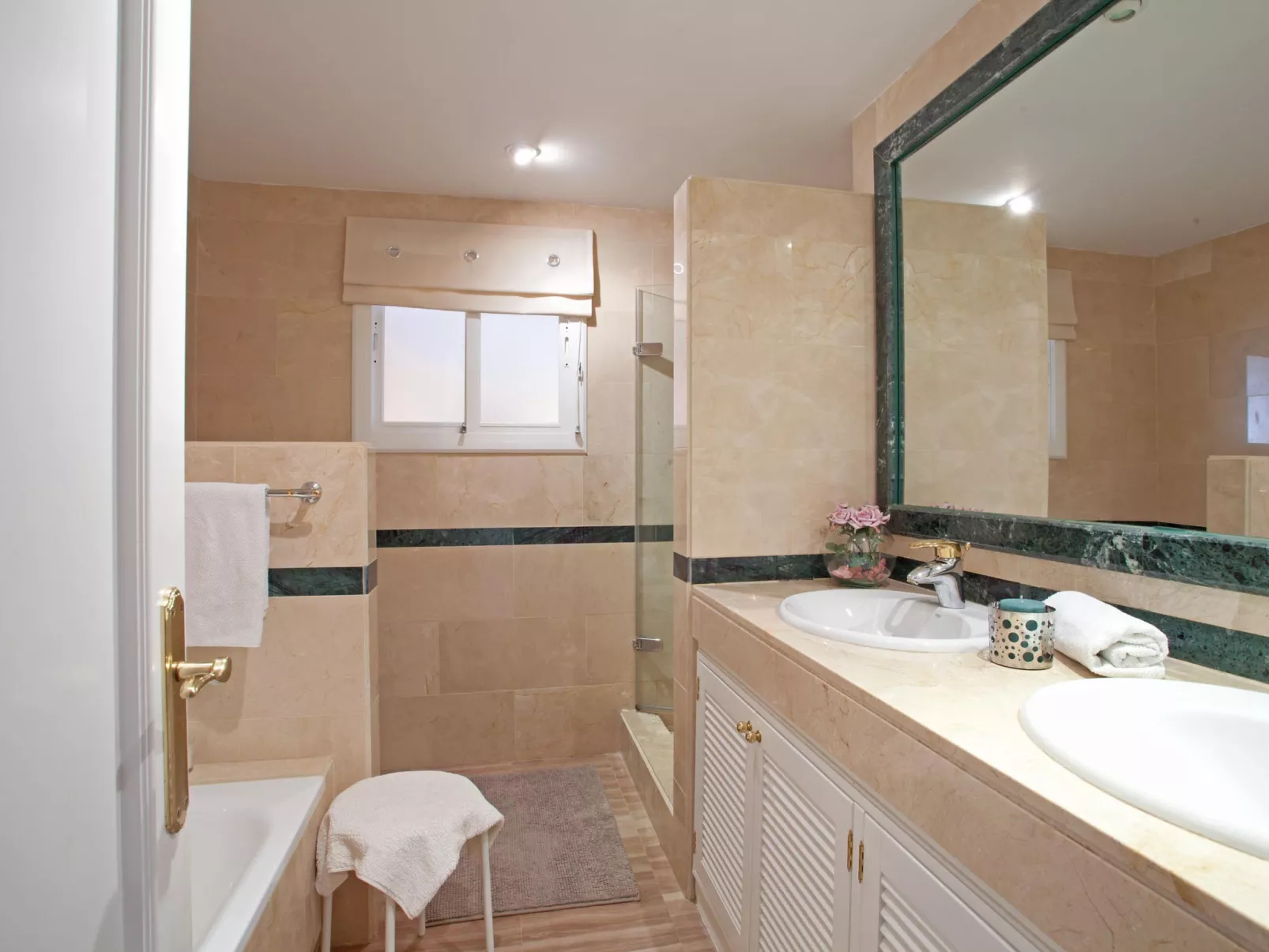 Hacienda Elviria - Binnen