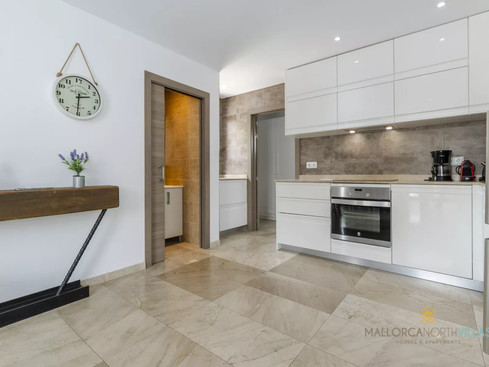 Villa Iola: Moderna Casa en Platja de Muro - Binnen