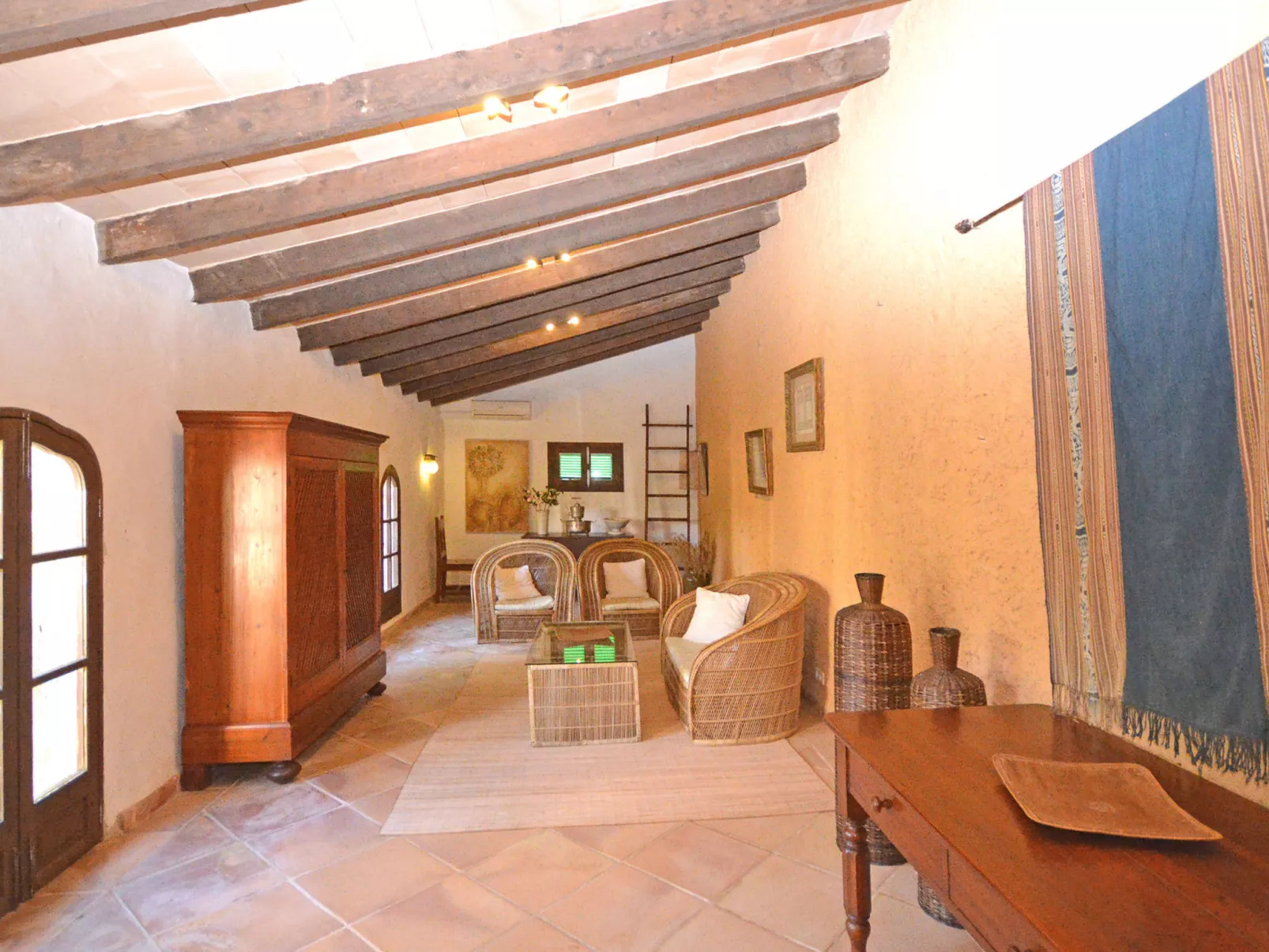 Can Casta (Sonrisa 12) - Binnen