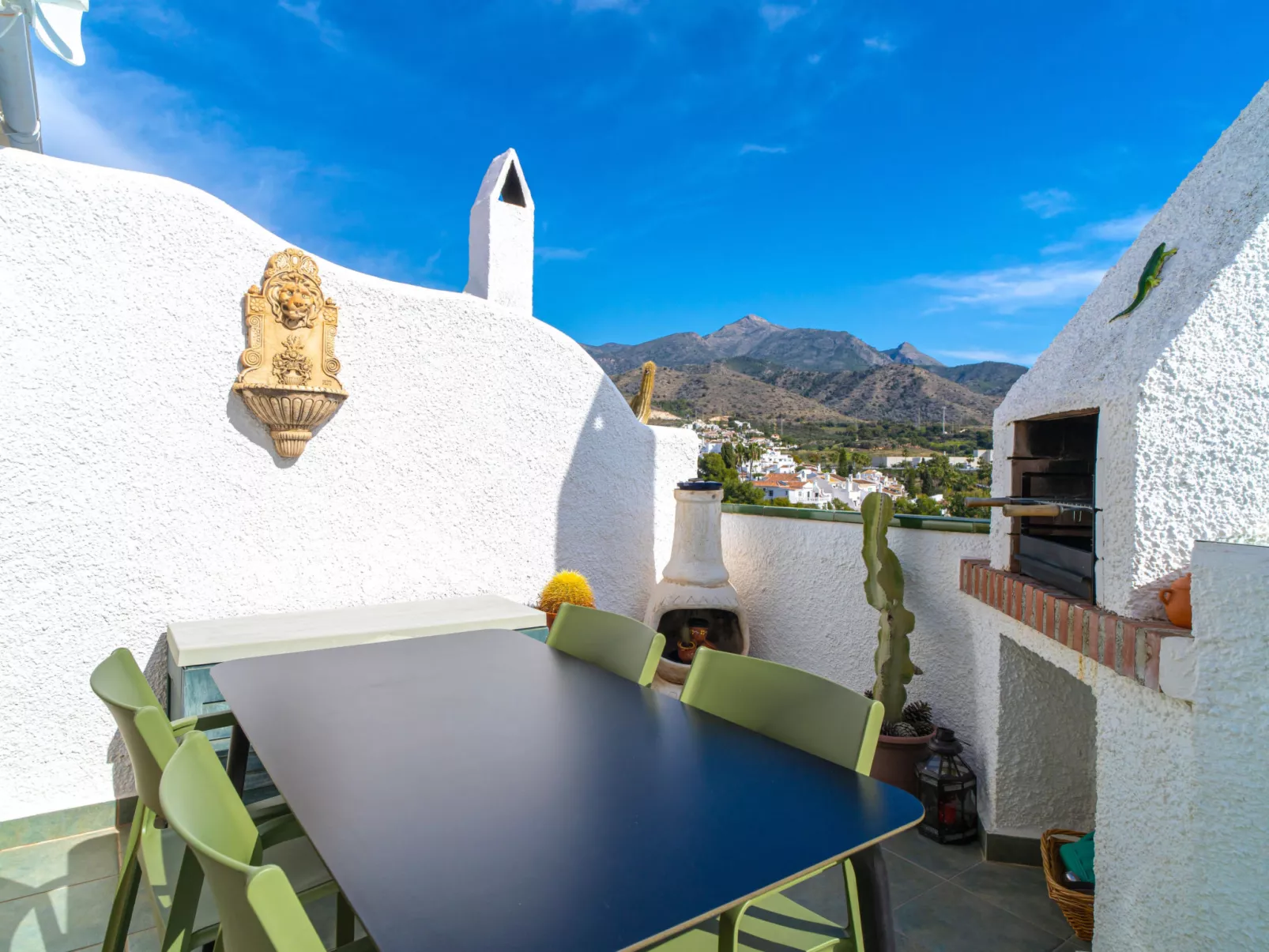 Sunny Terrace Chimenea by Casasol - Buiten