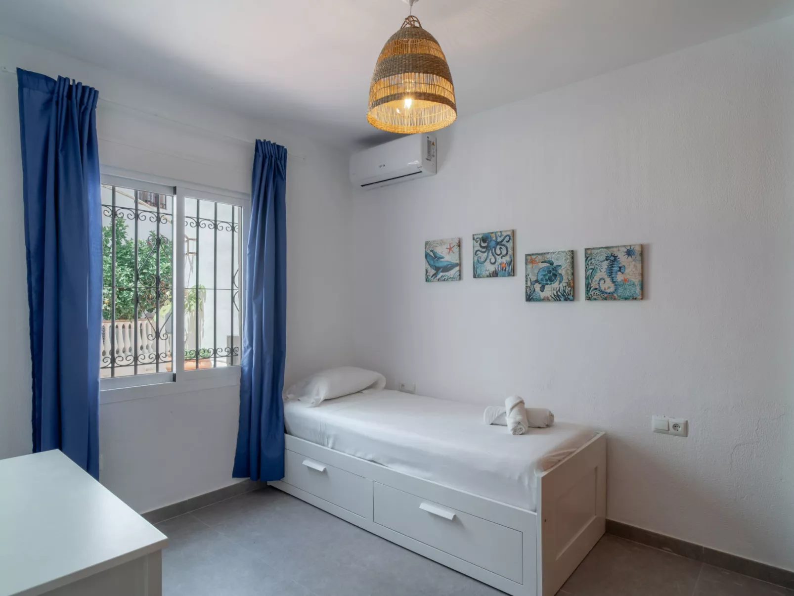 Villa Sofia Seaview Dreamscape by Casasol - Binnen