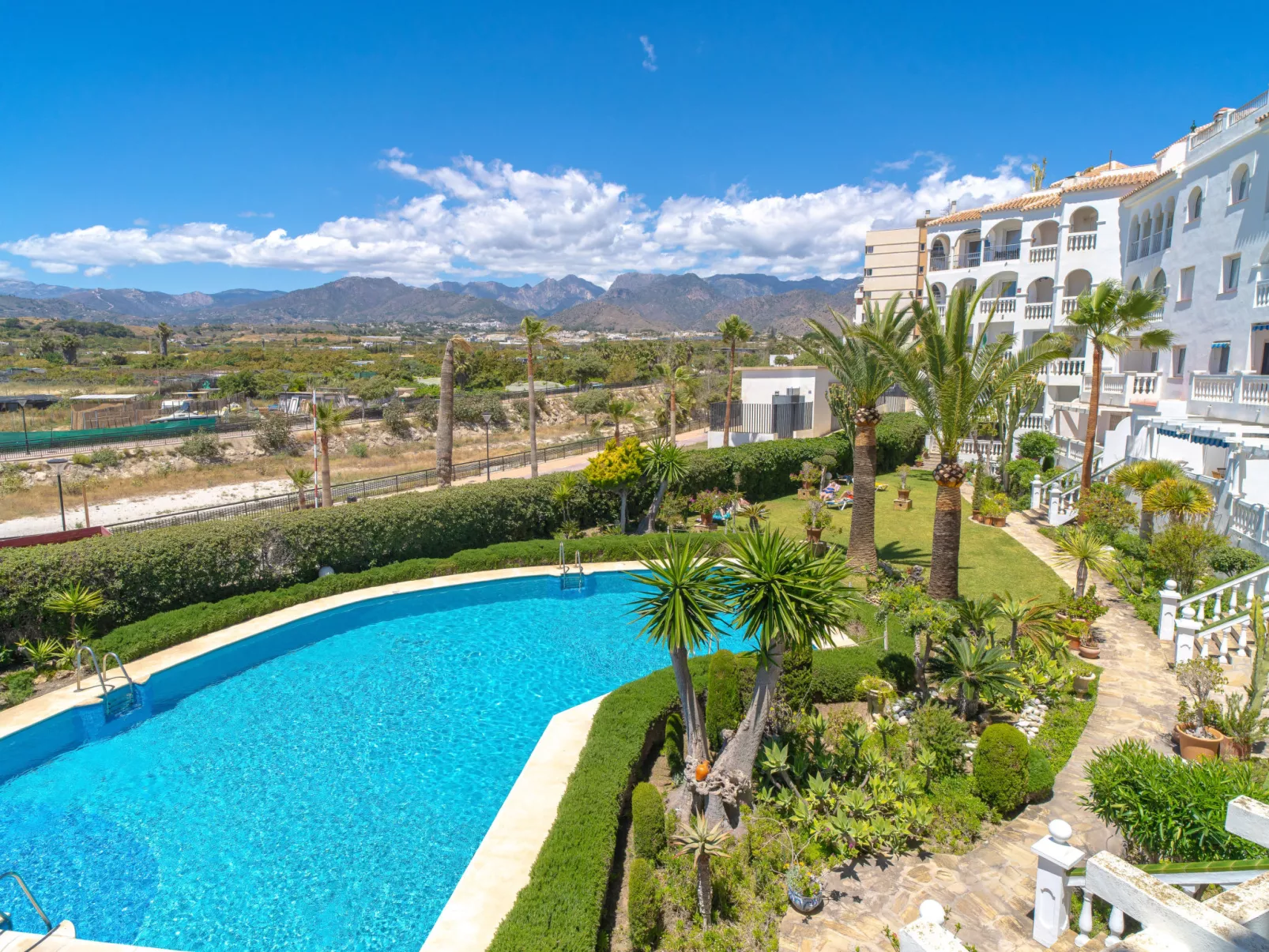 Stella Maris Beachfront 1J by Casasol - Buiten