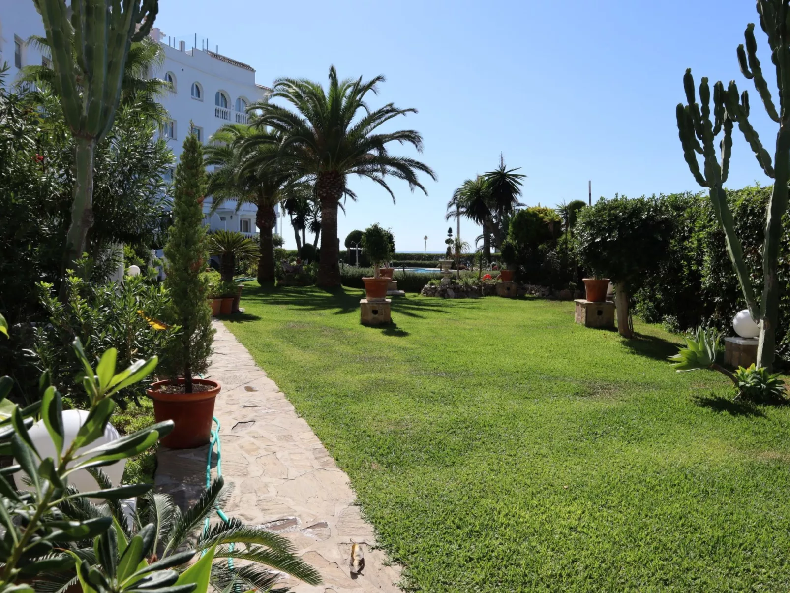 Stella Maris Beachfront 1B by Casasol - Buiten