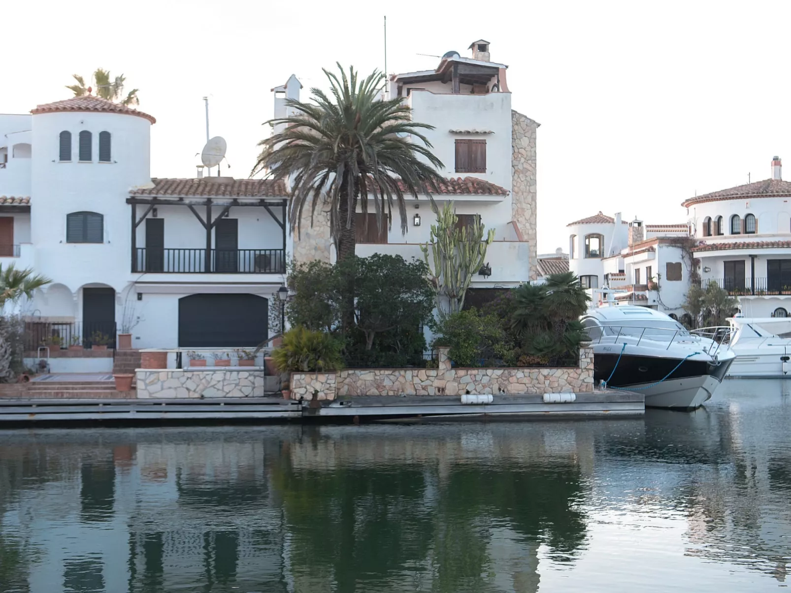 WELCS Estudio 229 EMP con vista al canal - Buiten