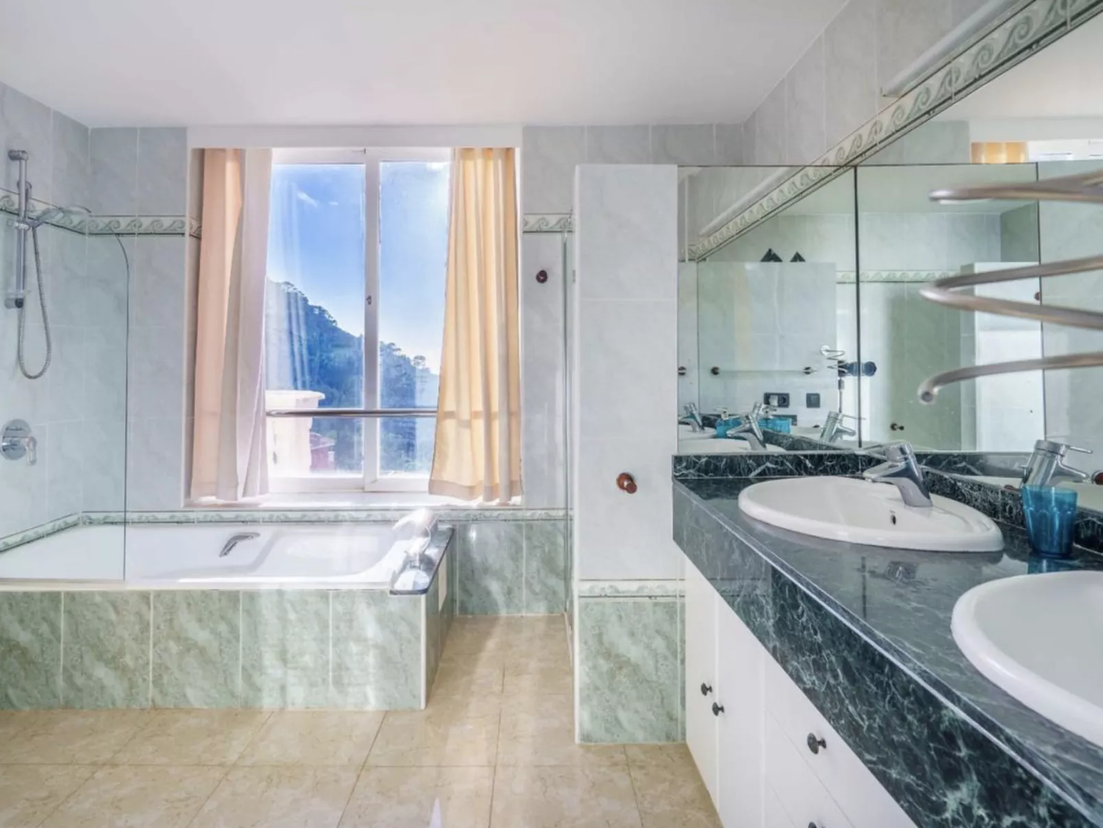 VILLA CAMP DE MAR SEA VIEW - Binnen