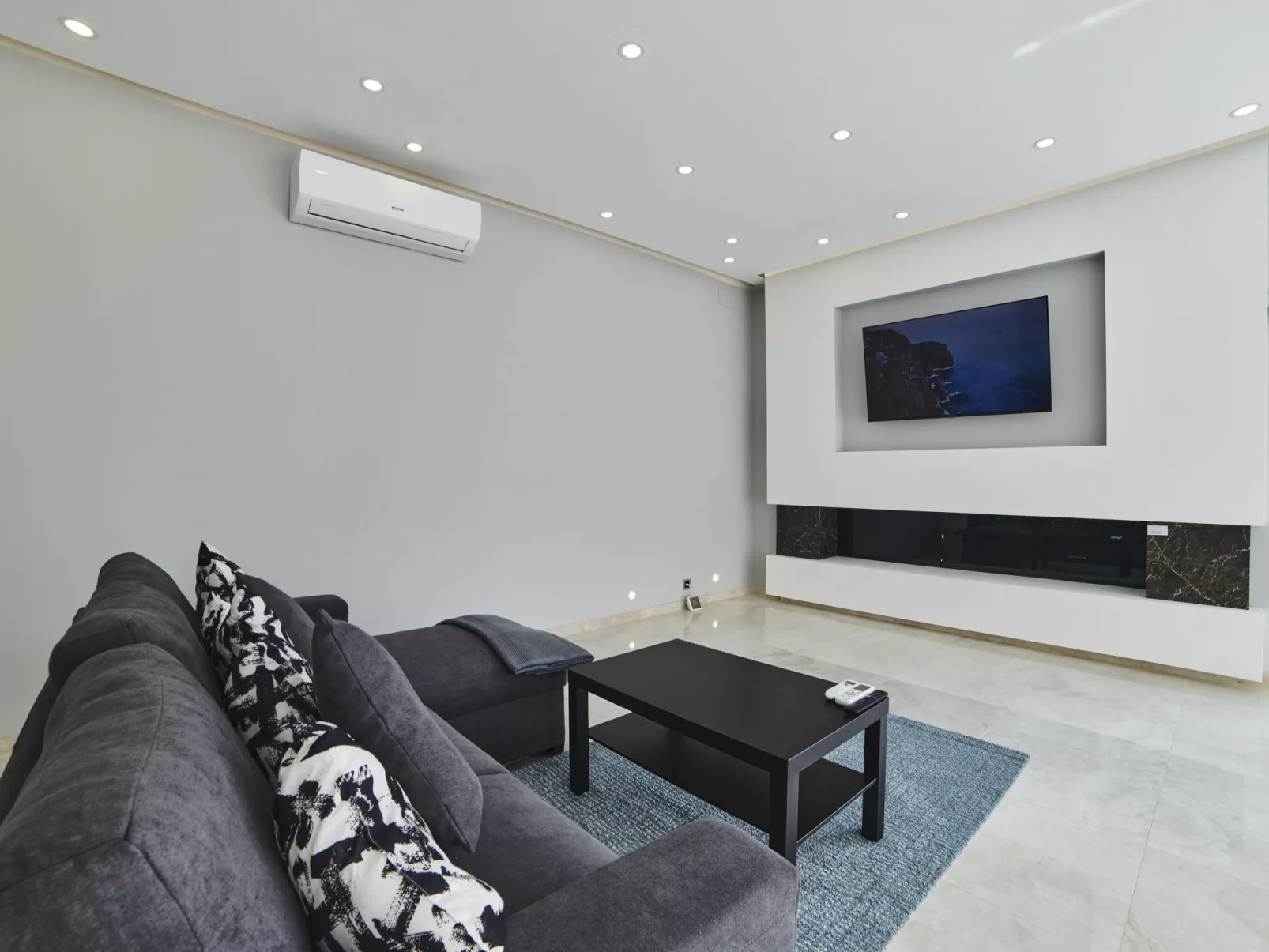 WELCS VILLA MODERNA 097 EMP con piscina - Binnen