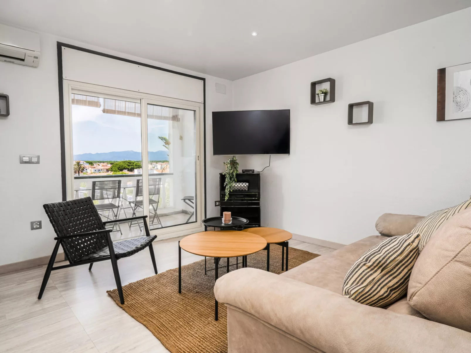 WELCS APARTAMENTO 012 EMP en el centro de Empuri - Binnen
