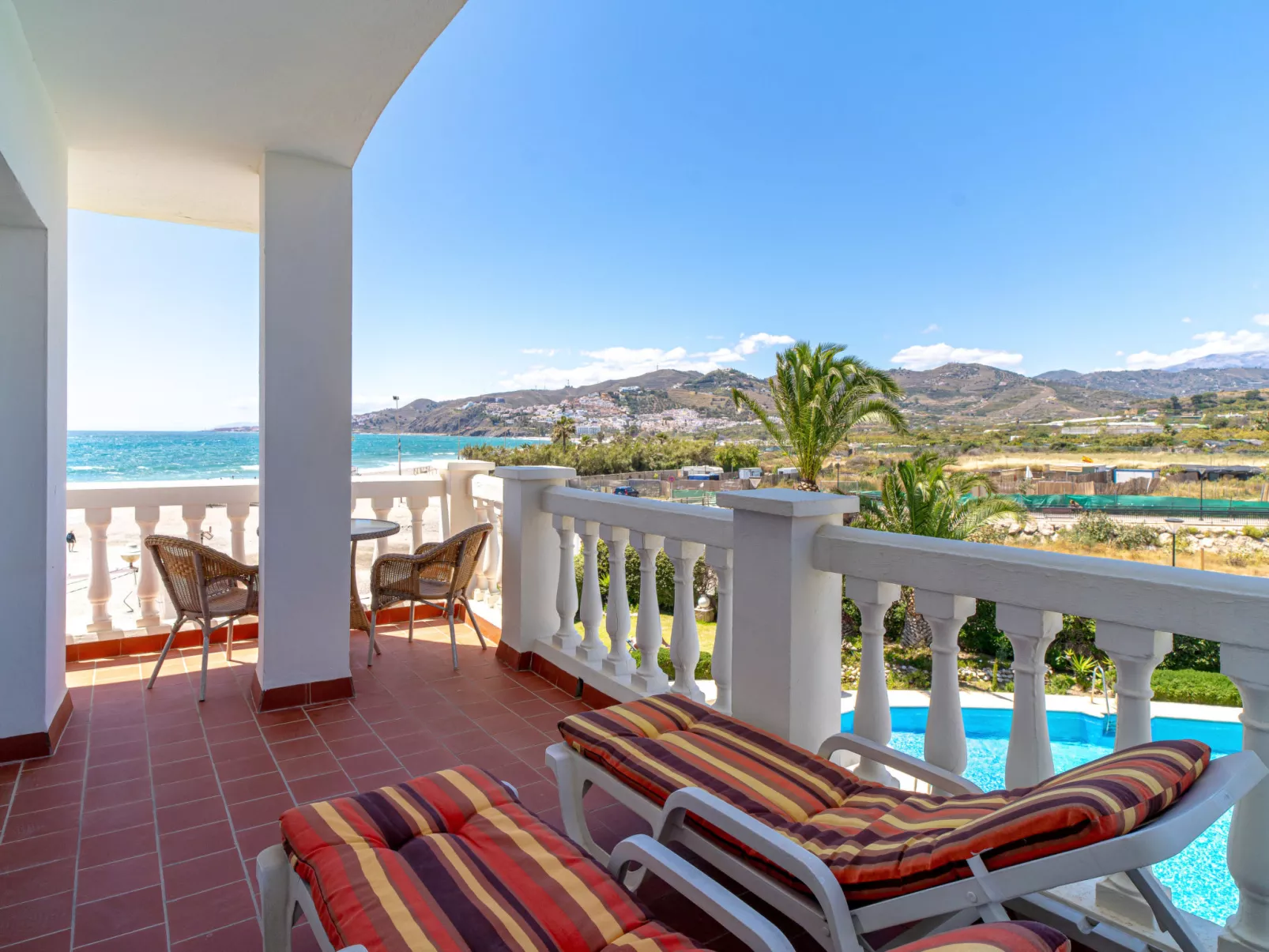 Stella Maris Beachfront 1J by Casasol - Buiten