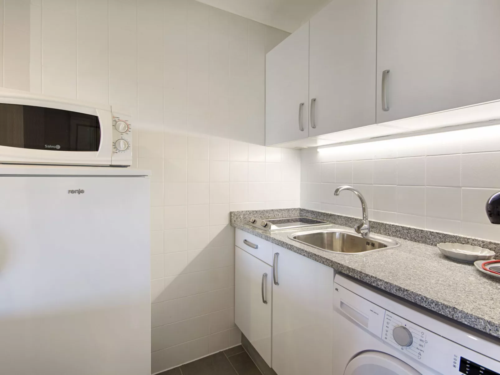 WELCS ESTUDIO PRECIOSO 049 EMP Frente al mar - Binnen