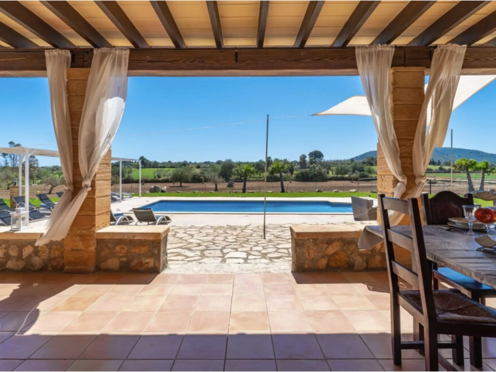 VILLA LORENZO MANACOR by PriorityVillas - Buiten