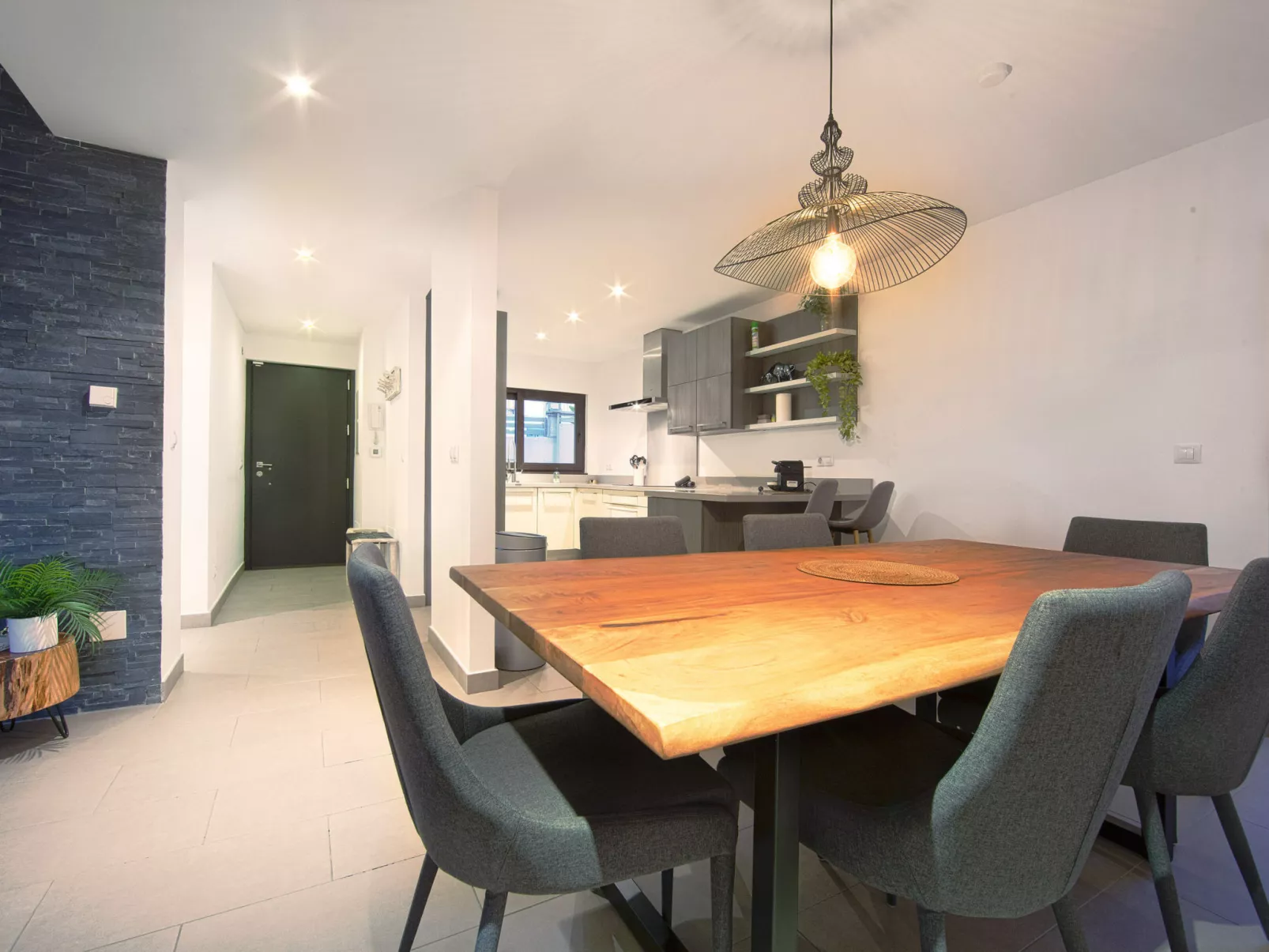 Modern Villa close to Costabella beach - Binnen