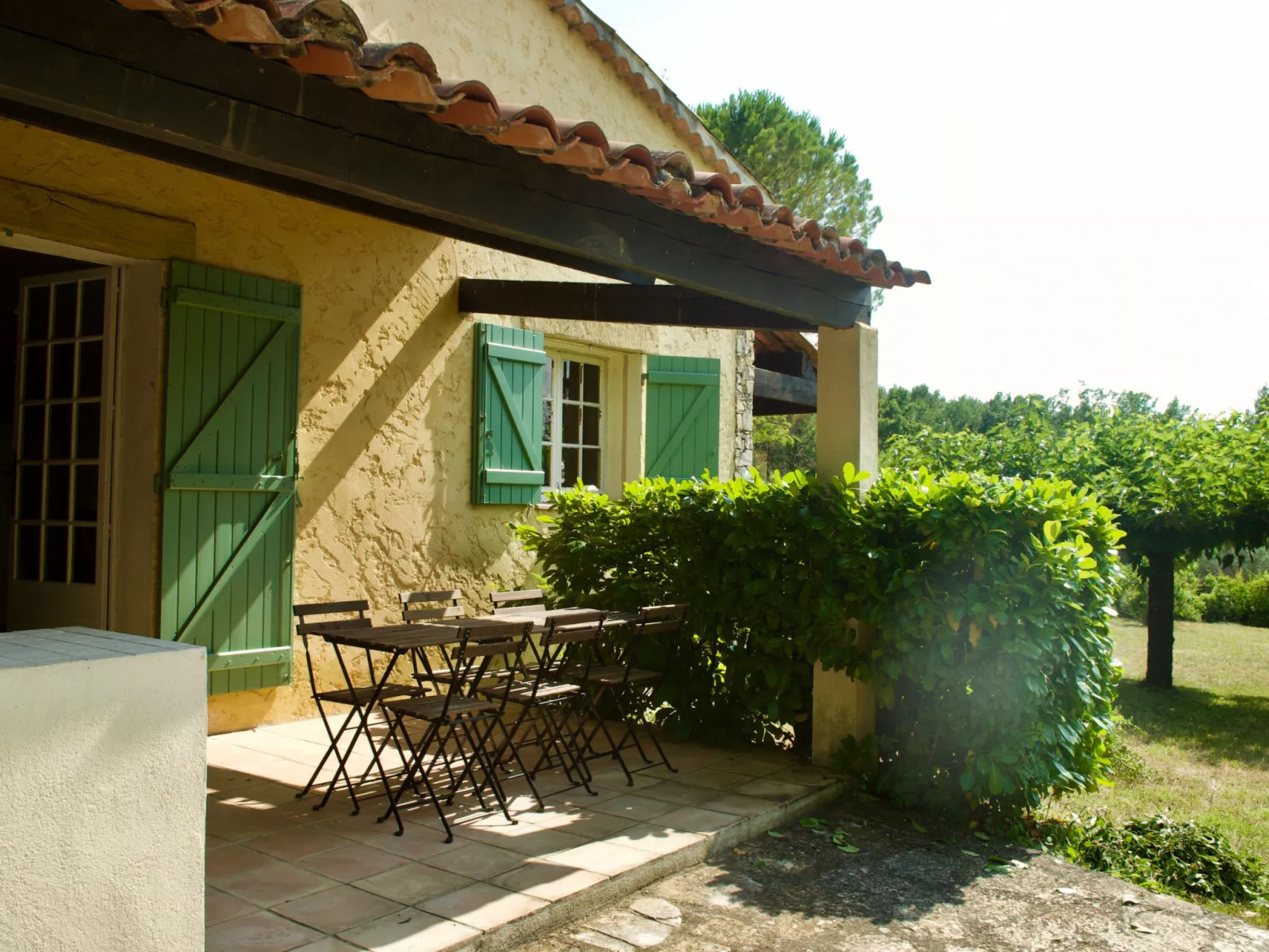 CLOS DES CHENES - Buiten