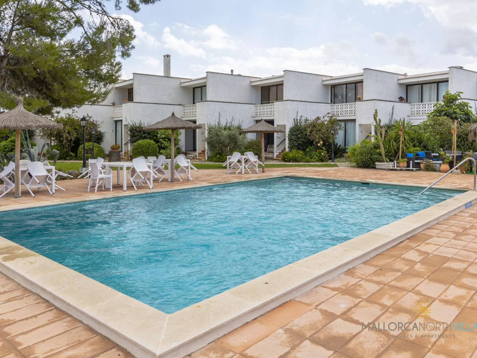 Club del Sol 8: Acogedor Apartamento con Piscina - Buiten