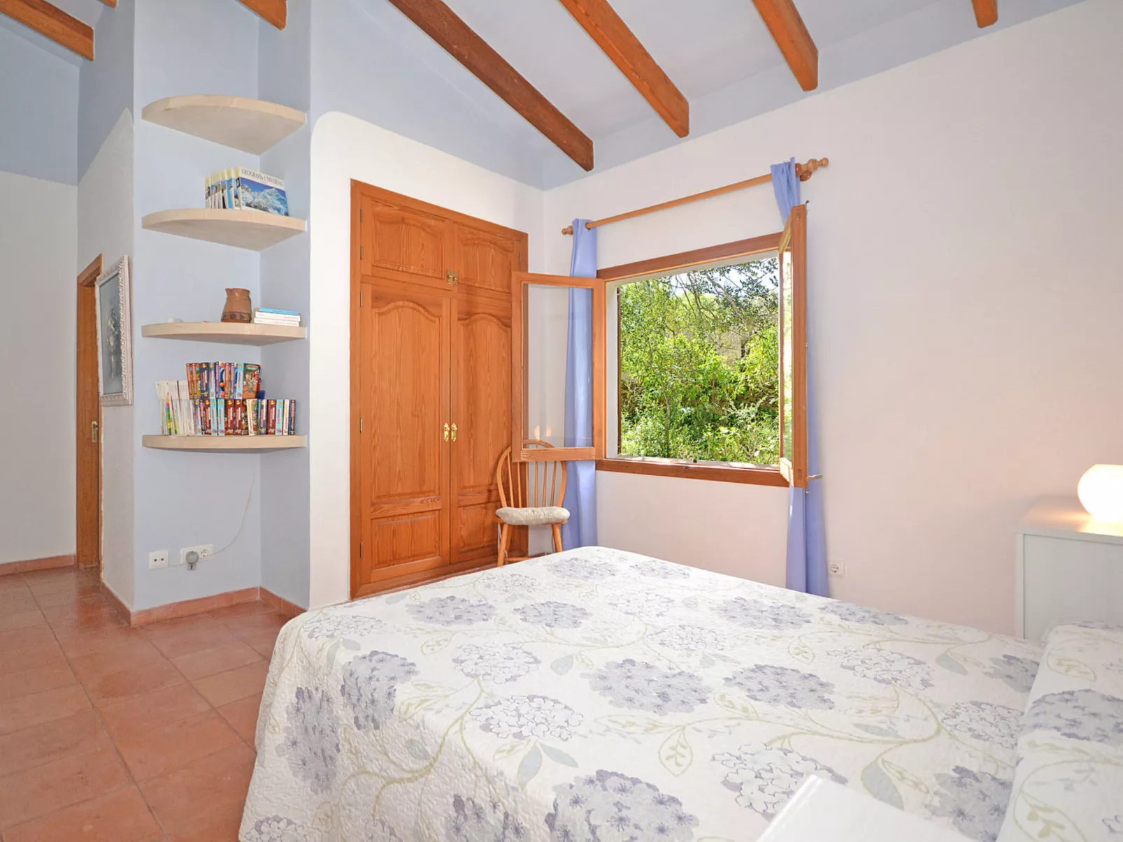 Spiros &quot-Camp Roig&quot- - Binnen