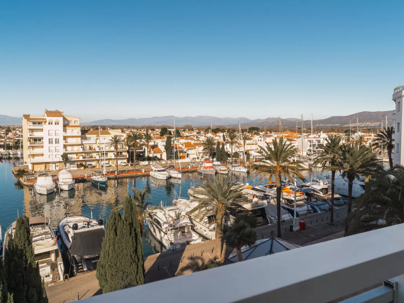 WELCS APARTAMENTO 202 EMP CON VISTAS AL CANAL - Buiten