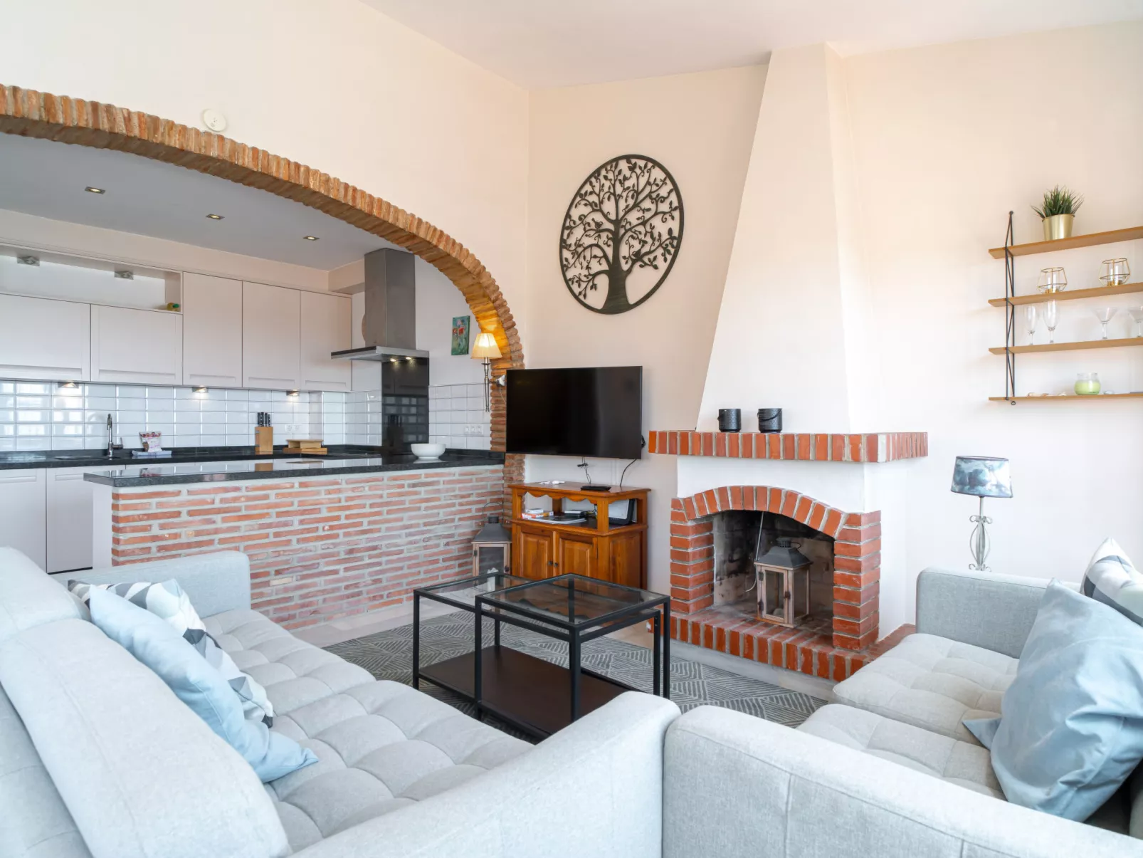 Casa Rosa Splash Pool by Casasol - Binnen
