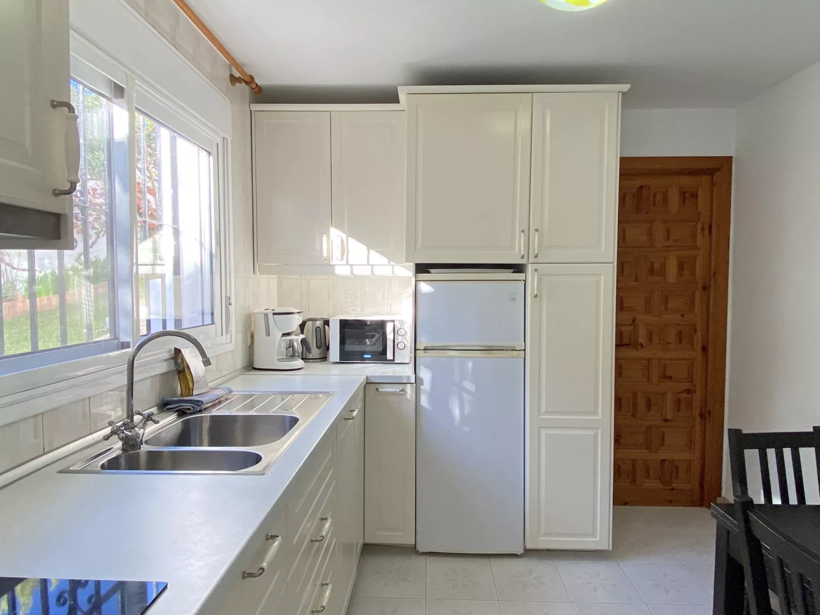 Villa Sandra Al Fresco Apartment by Casasol - Binnen