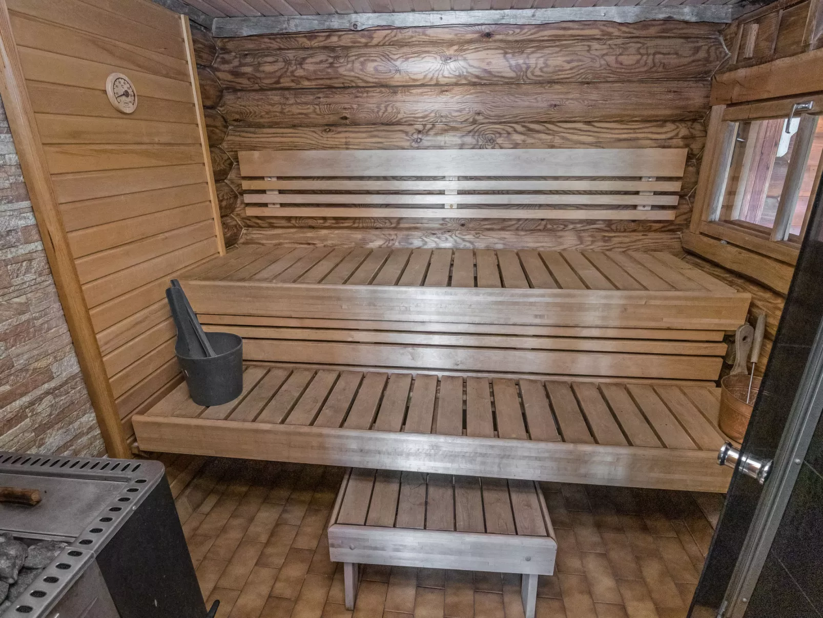 Peltoneuvos - Binnen