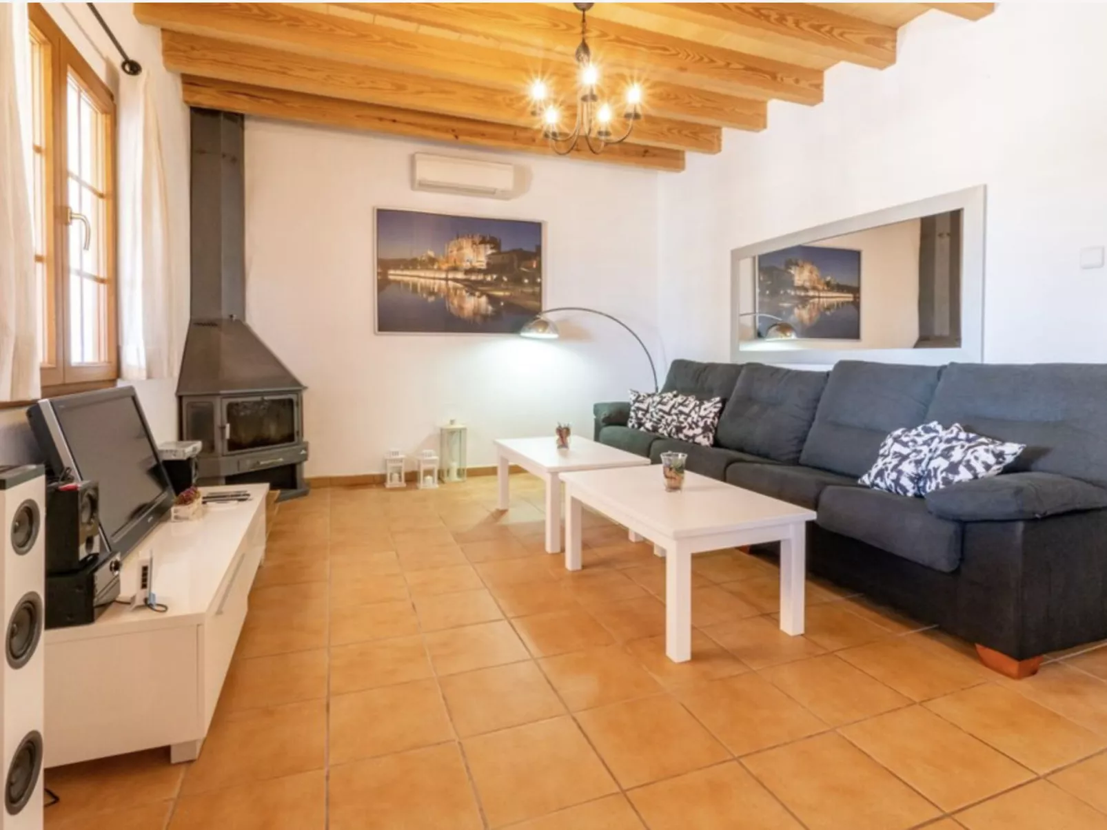 VILLA LORENZO MANACOR by PriorityVillas - Binnen