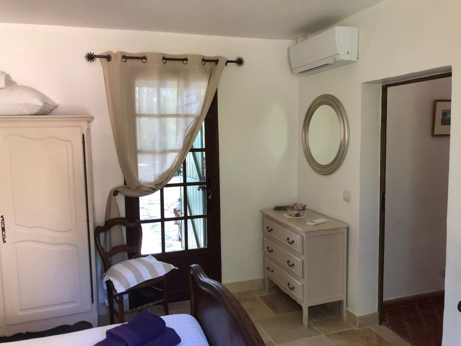 CLOS DES CHENES - Binnen