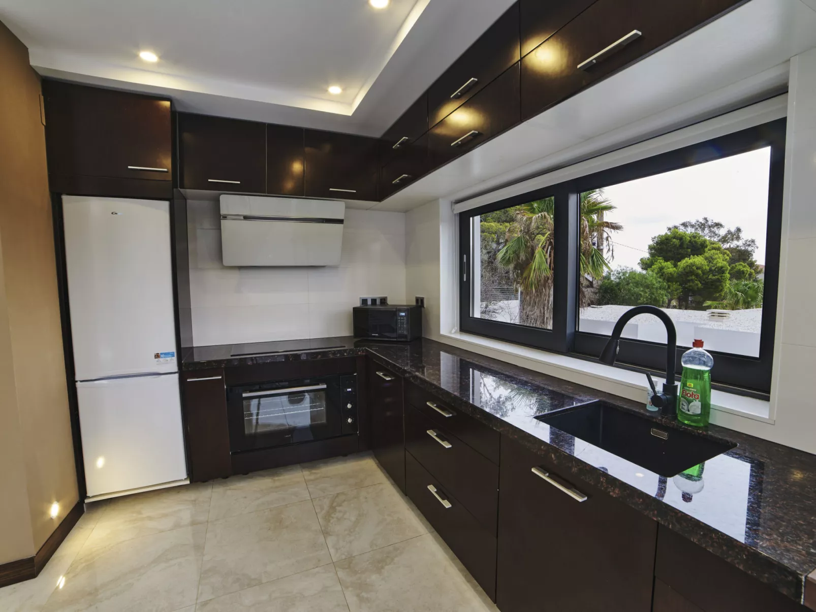 WELCS VILLA MODERNA 097 EMP con piscina - Binnen