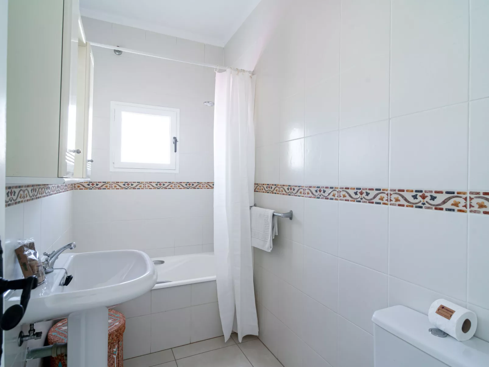 Hibiscos Seaview Terrace by Casasol - Binnen