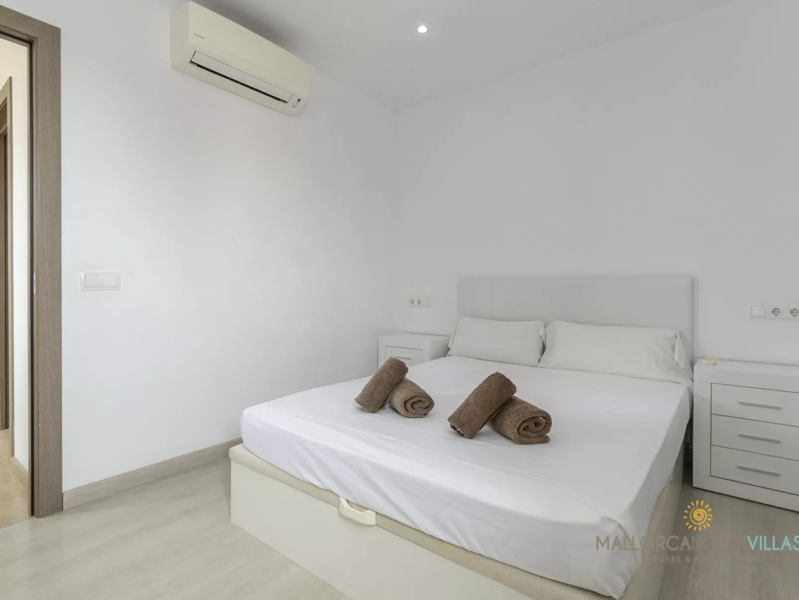 Villa Iola: Moderna Casa en Platja de Muro - Binnen