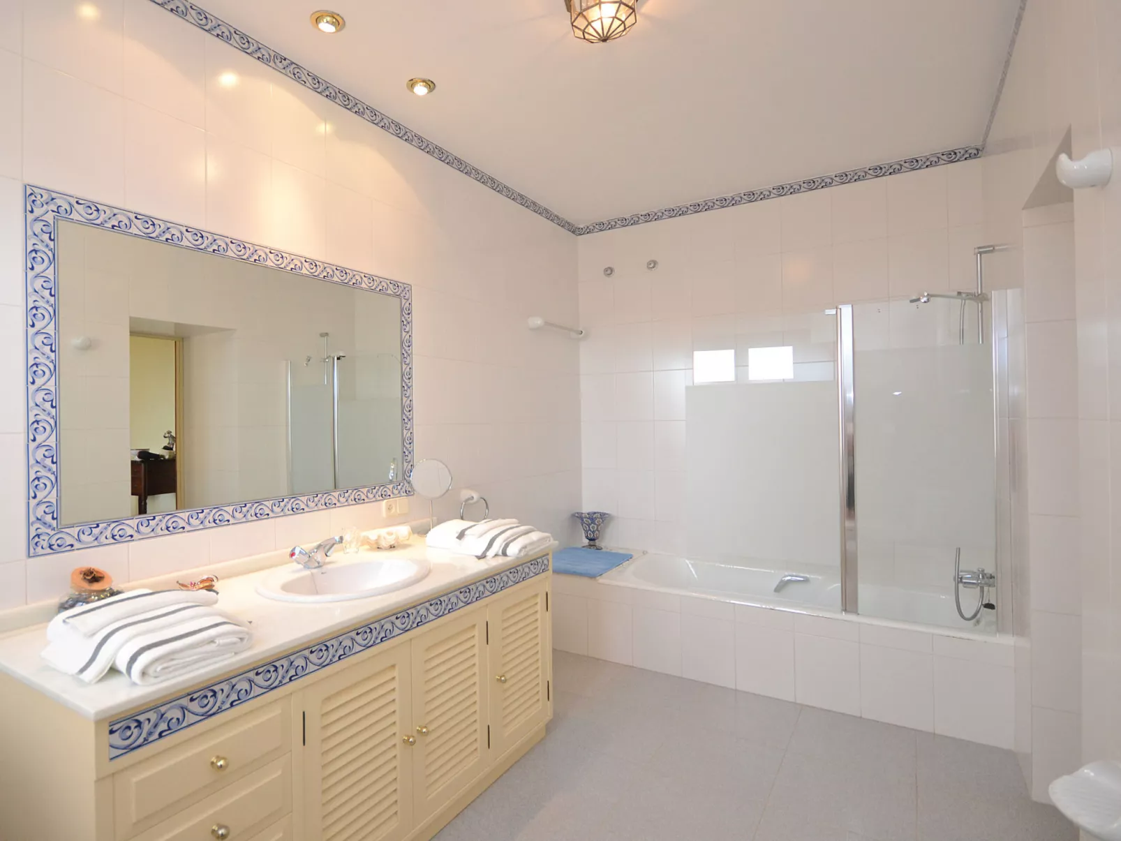 Son Granada - Binnen