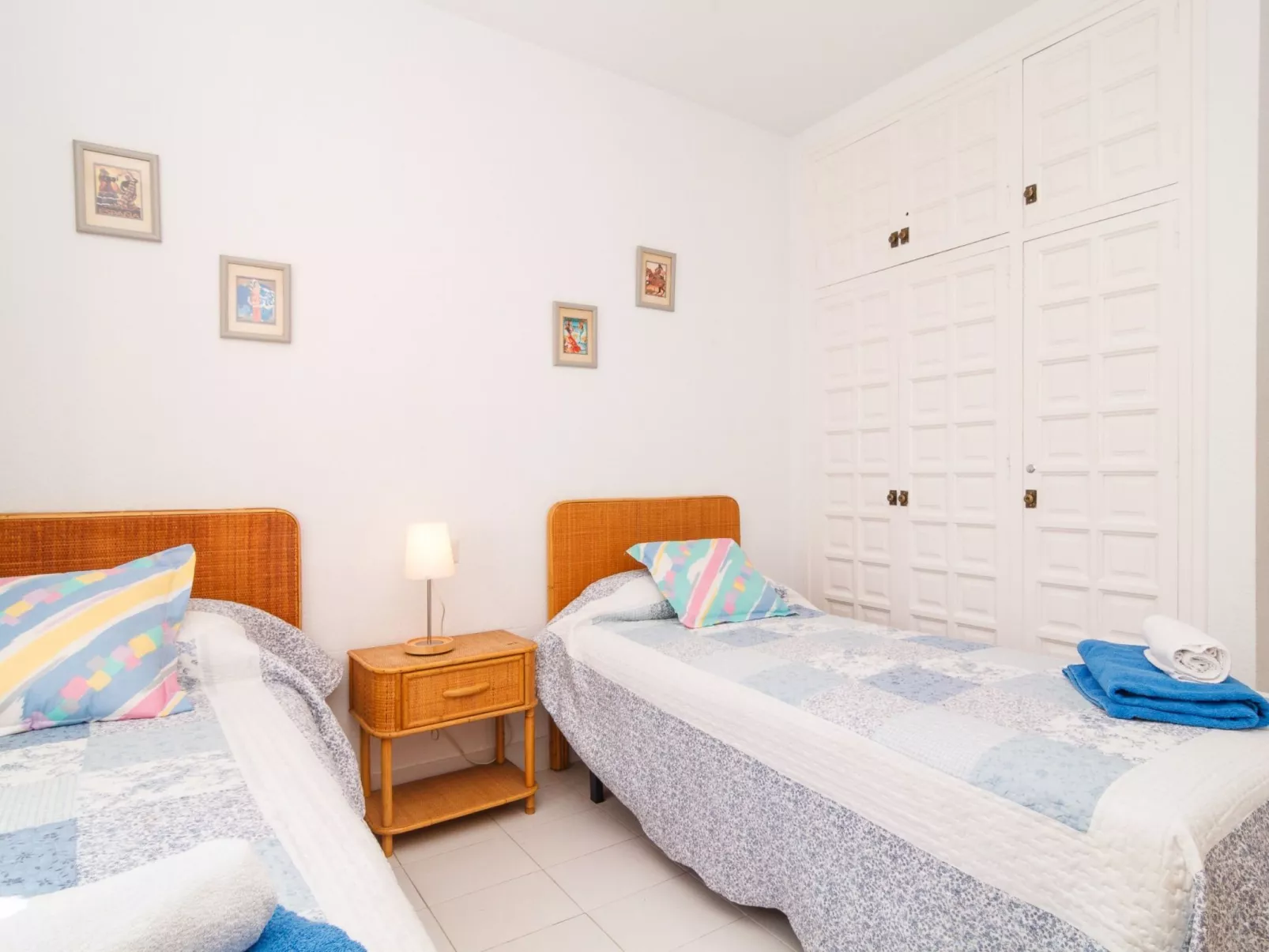 Los Pinos 23 Villas by Casasol - Binnen