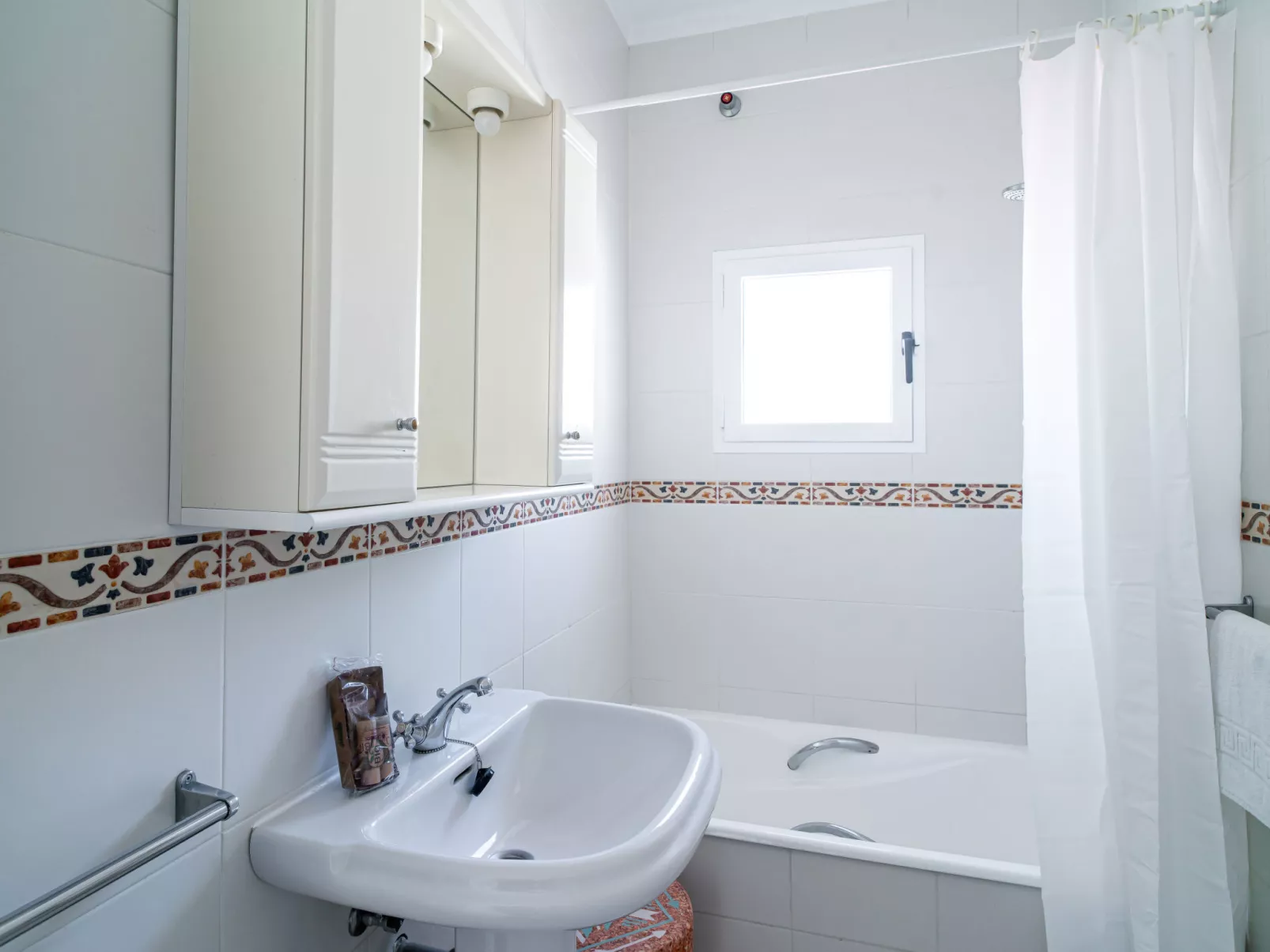 Hibiscos Seaview Terrace by Casasol - Binnen