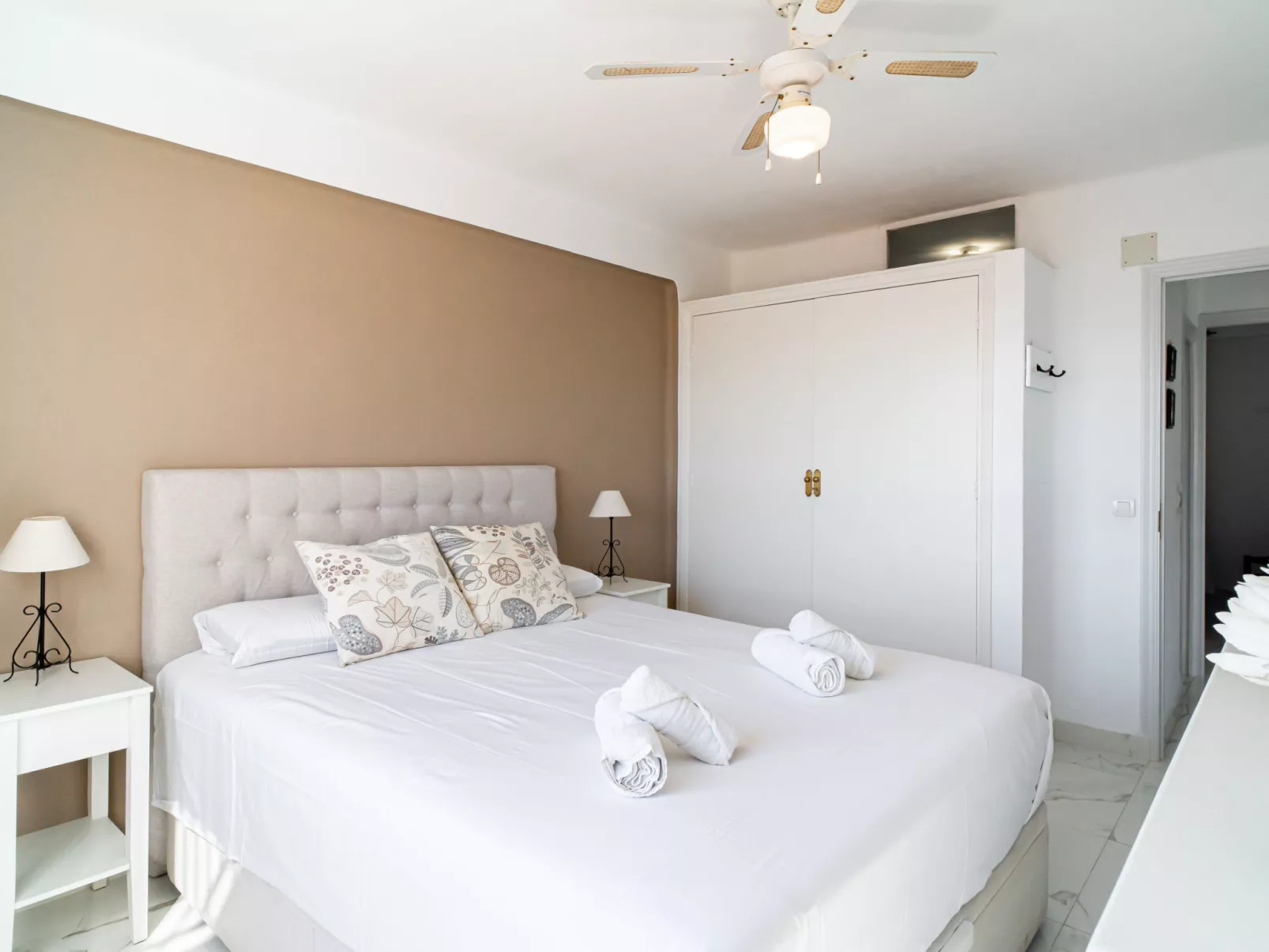 Miami 44 Seaview  by Casasol - Binnen