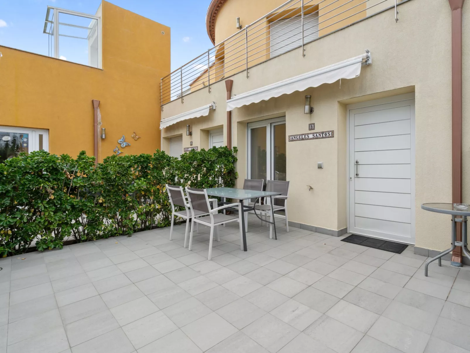 La Vida Sin Limites B EMP - Buiten