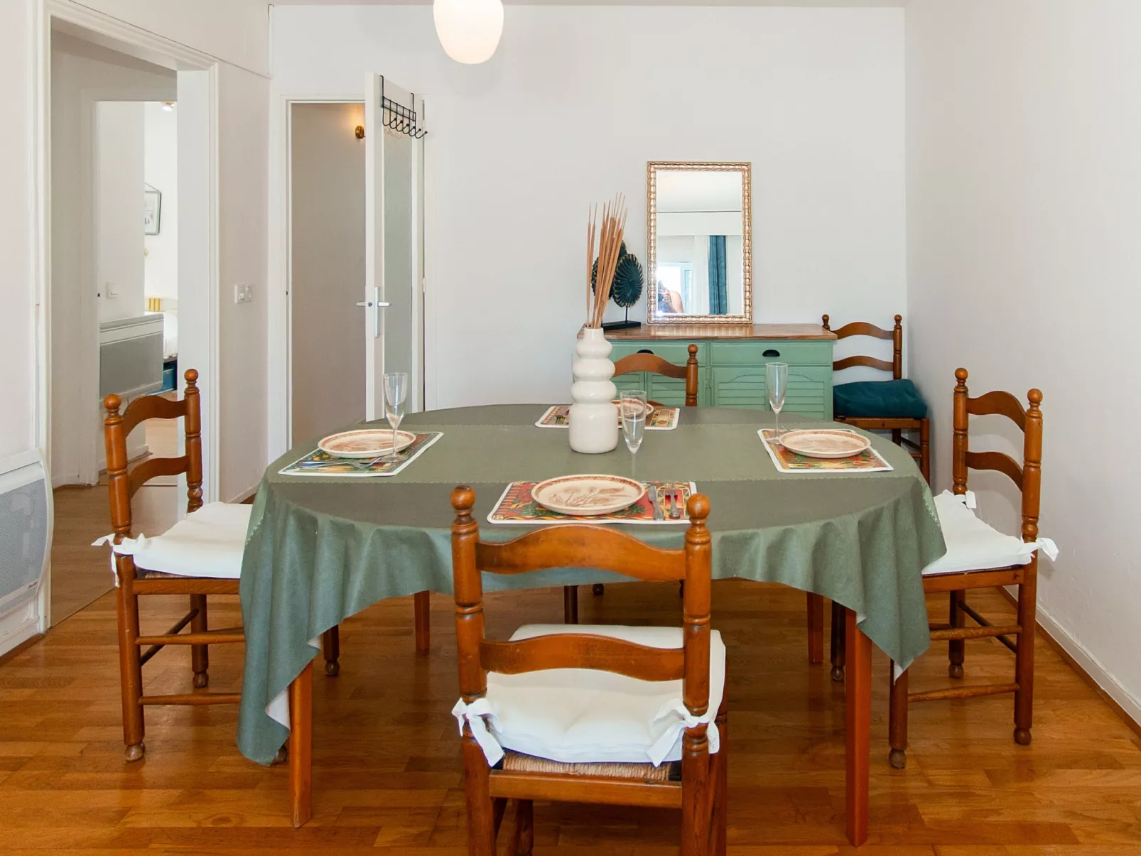 WELCS APARTAMENTO 260 EMP con vistas al canal - Binnen