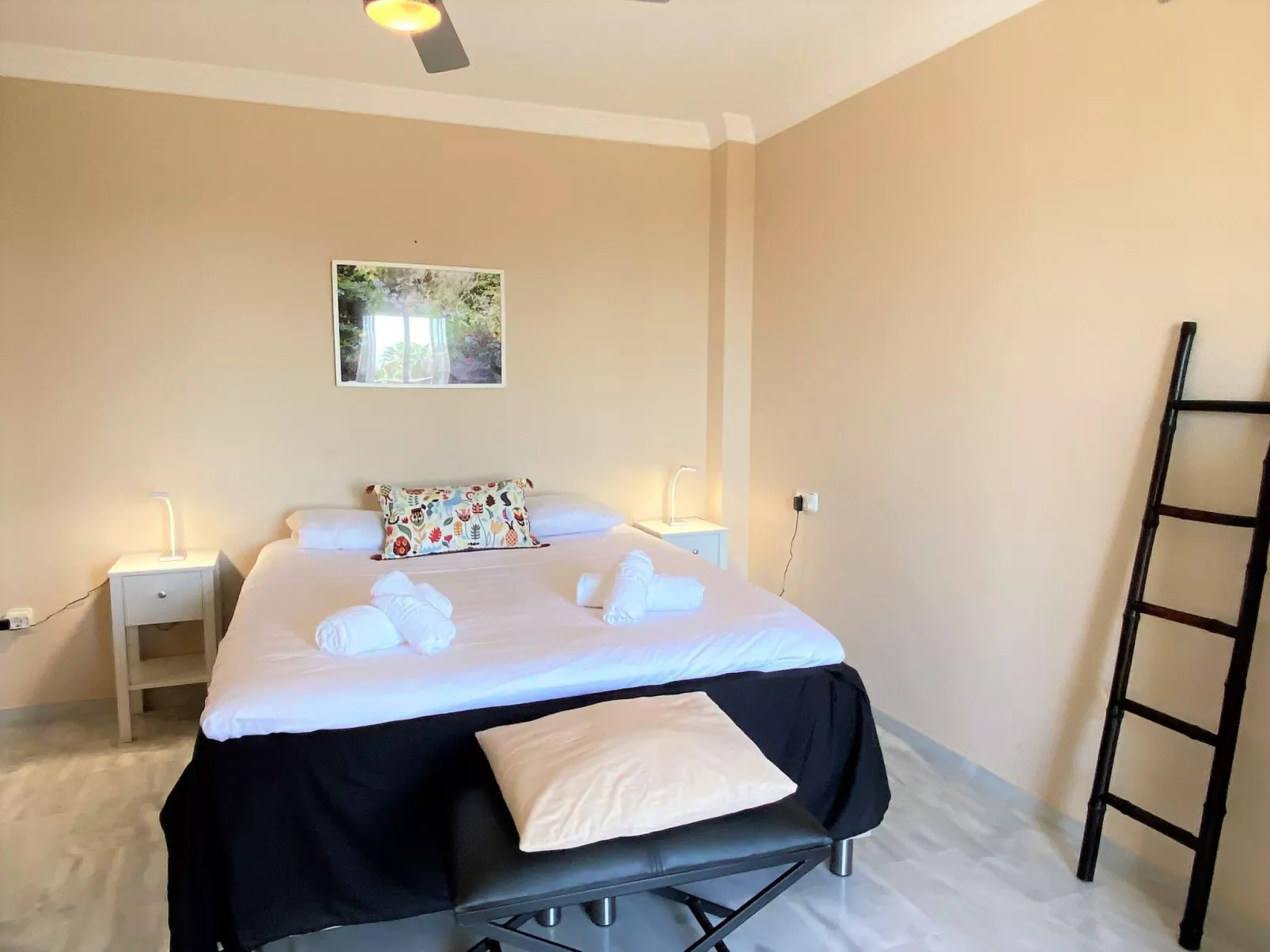 Senorio de Capistrano by Casasol - Binnen