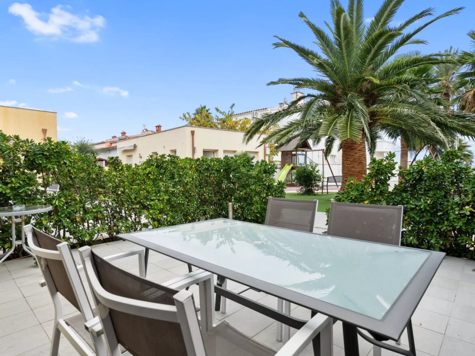 La Vida Sin Limites B EMP - Buiten