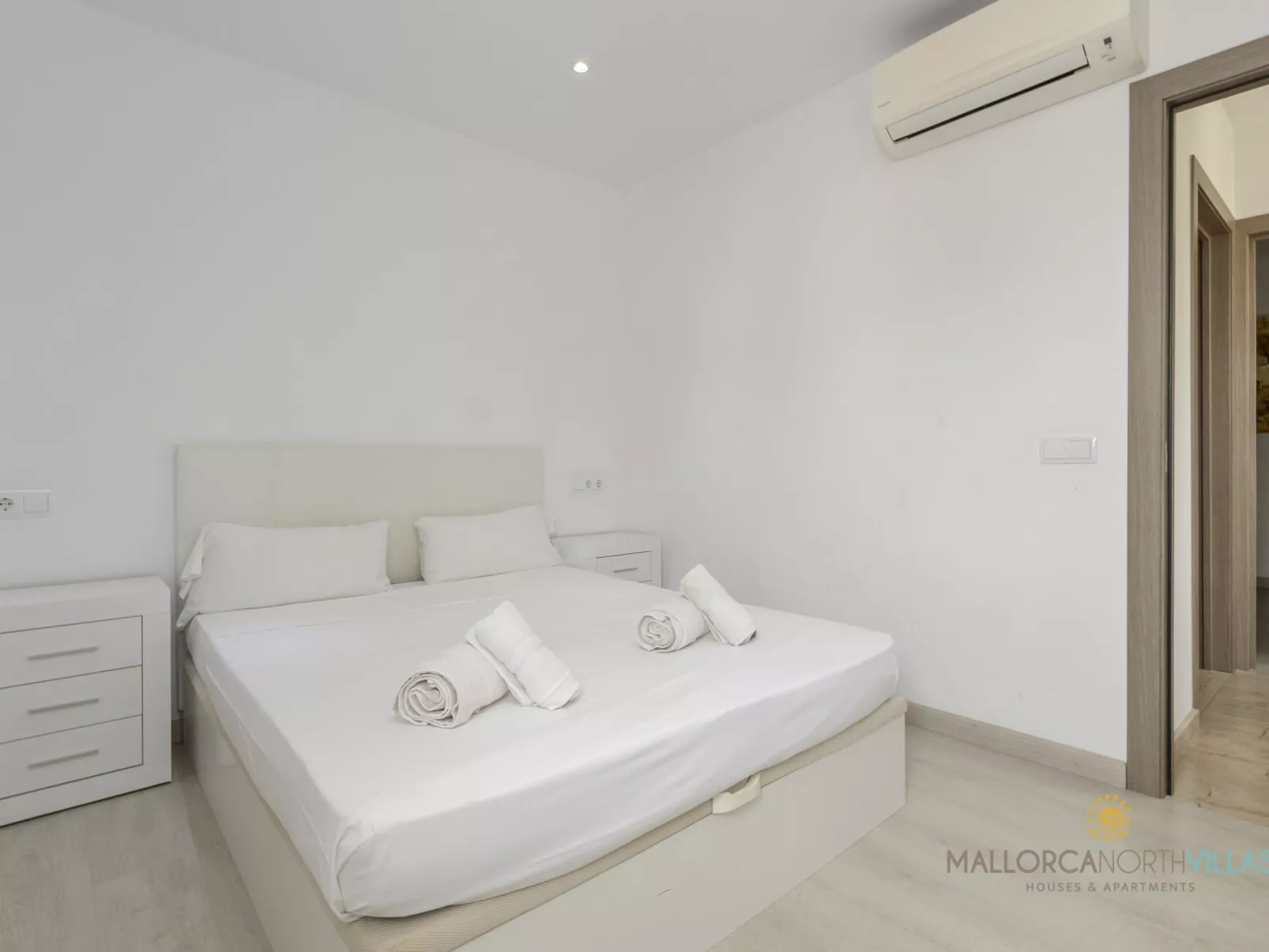 Villa Iola: Moderna Casa en Platja de Muro - Binnen