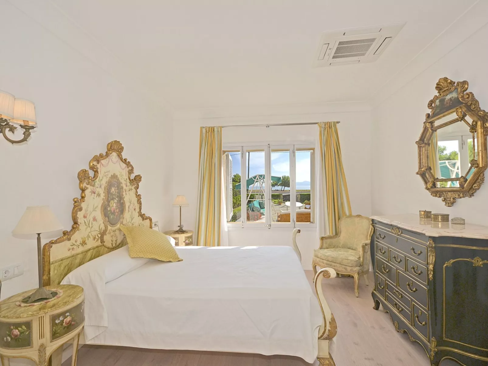 Llenaire - Xata - Binnen