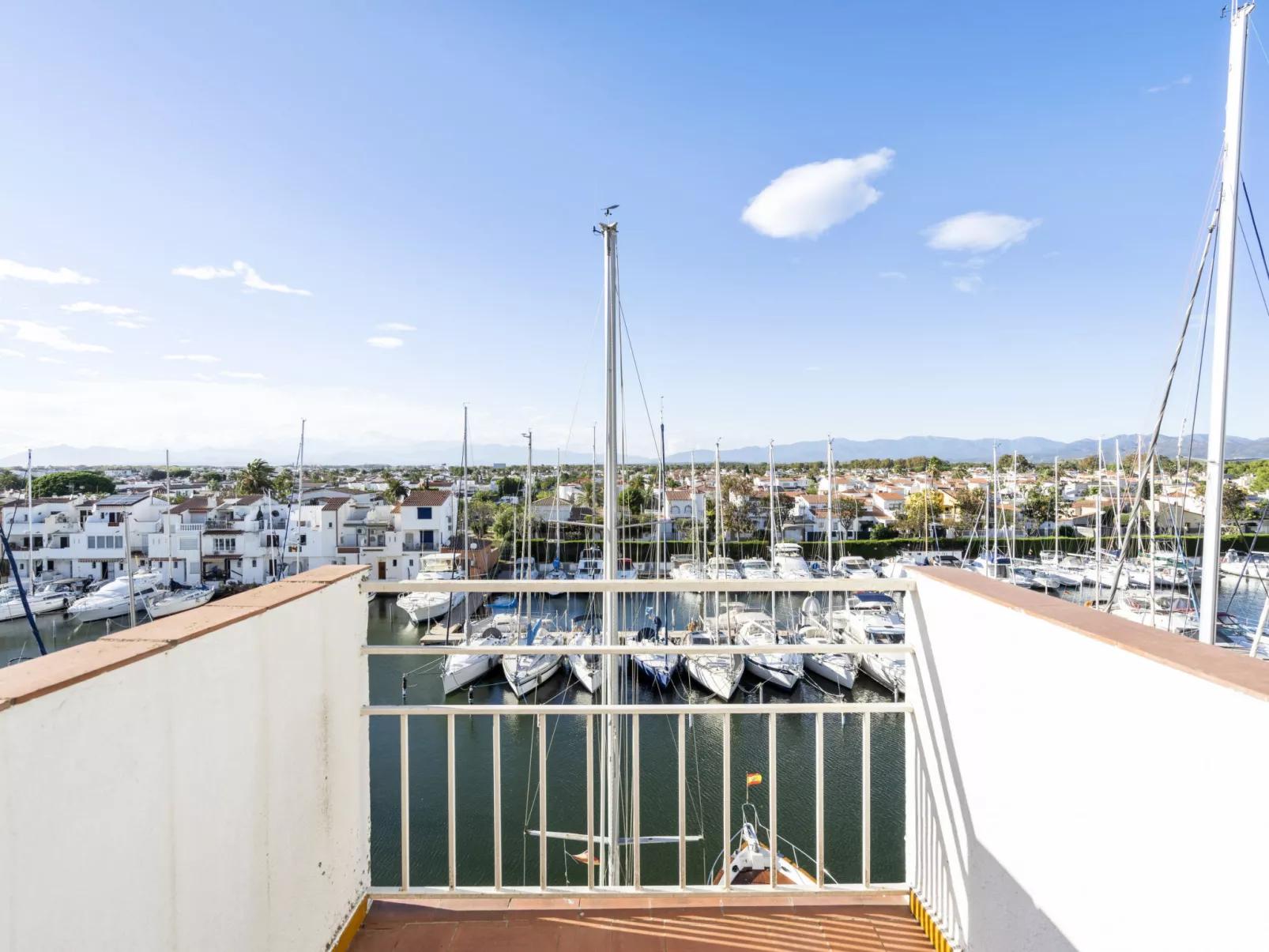 WELCS APARTAMENTO 227 EMP  con vistas al canal - Buiten