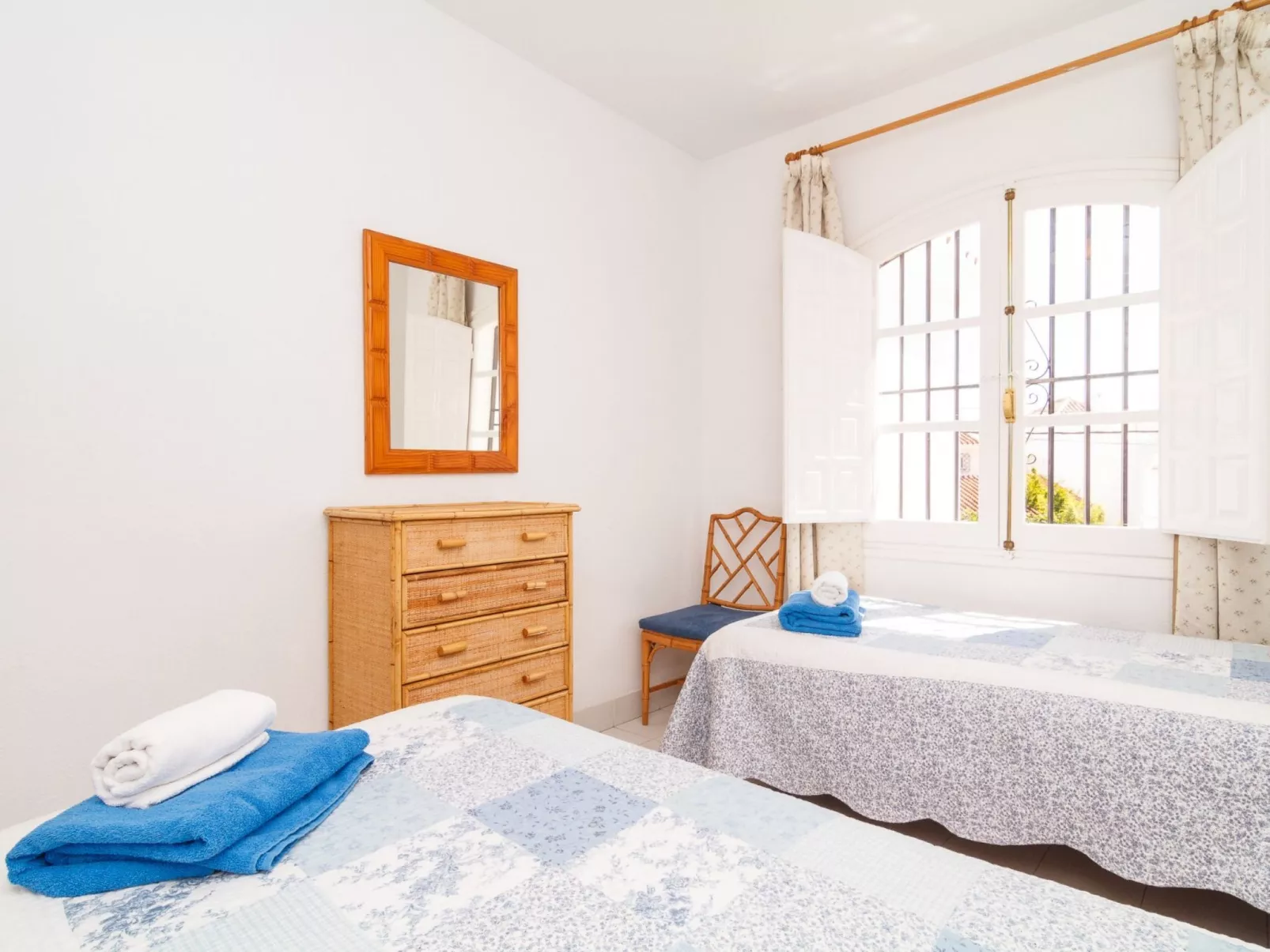 Los Pinos 23 Villas by Casasol - Binnen