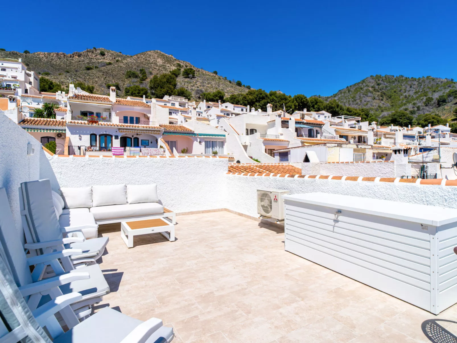 Hibiscos 33 Rooftop Vista by Casasol - Binnen