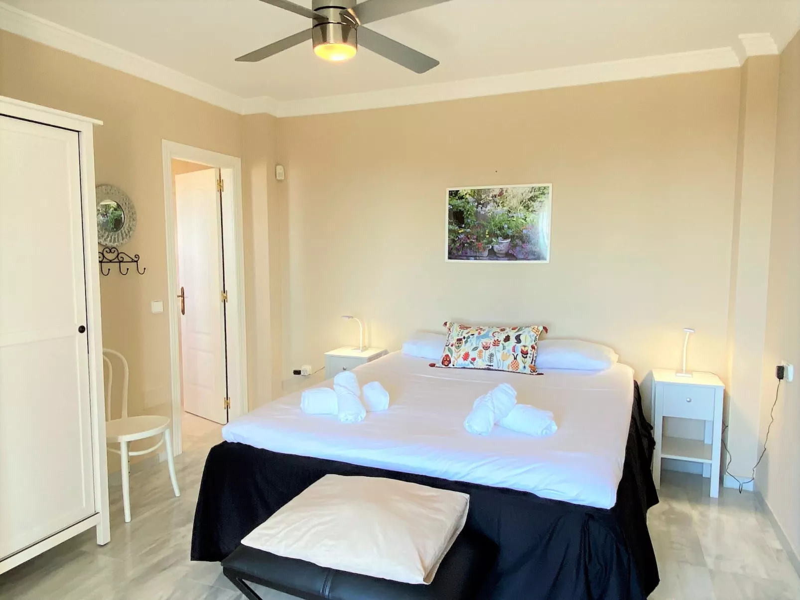 Senorio de Capistrano by Casasol - Binnen